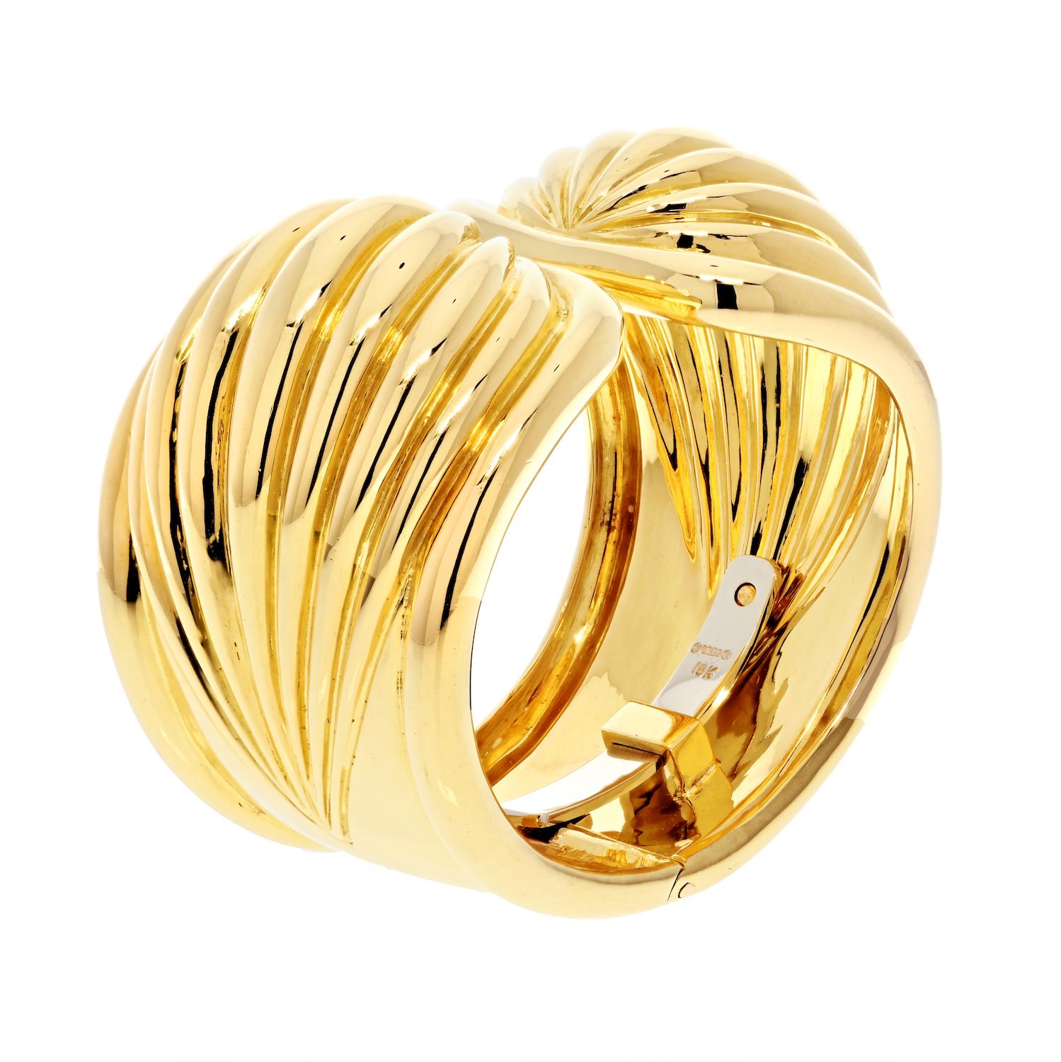 Women's David Webb Platinum & 18K Yellow Gold Fluted High Polished Hinged Cuff Bracelet For Sale
