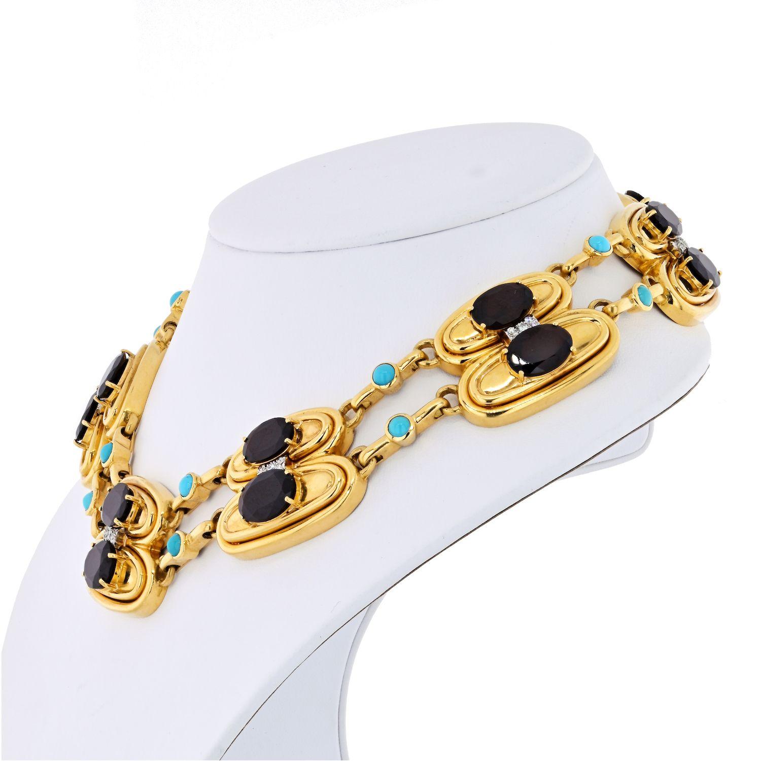 Taille ovale David Webb Collier en platine et or jaune 18 carats avec grenats, turquoises et diamants en vente