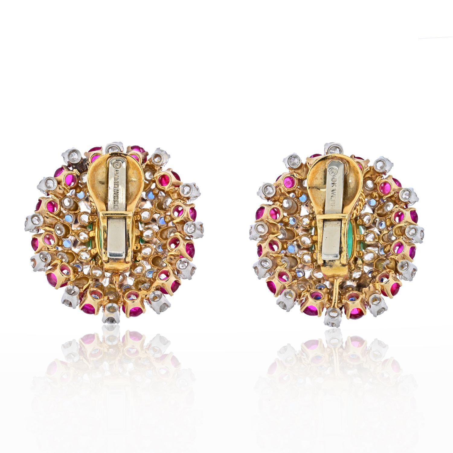 Moderne David Webb Boucles d'oreilles en platine et or jaune 18 carats avec émeraudes vertes, rubis et diamants en vente