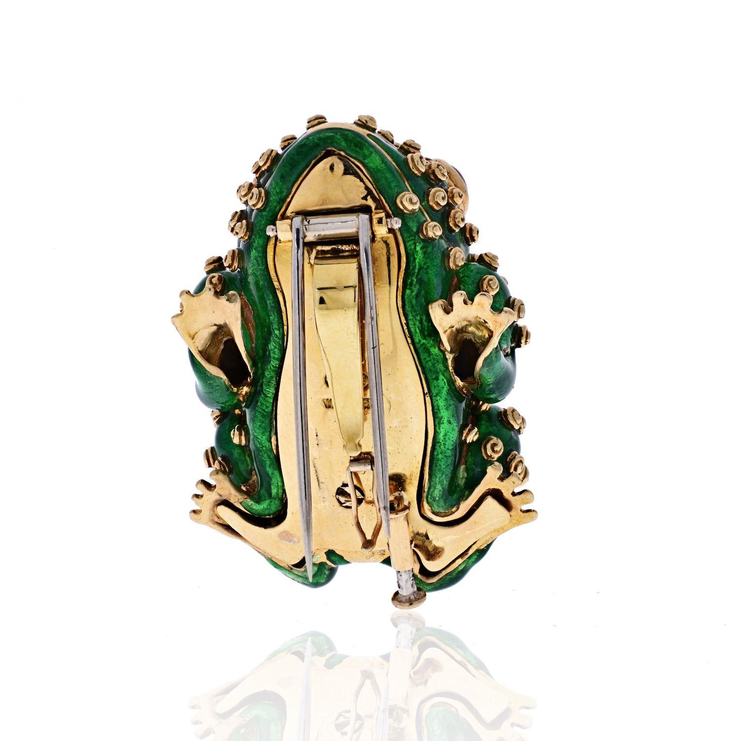 David Webb Platinum & 18K Yellow Gold Green Enamel And Ruby Eyes Frog Brooch In Excellent Condition In New York, NY