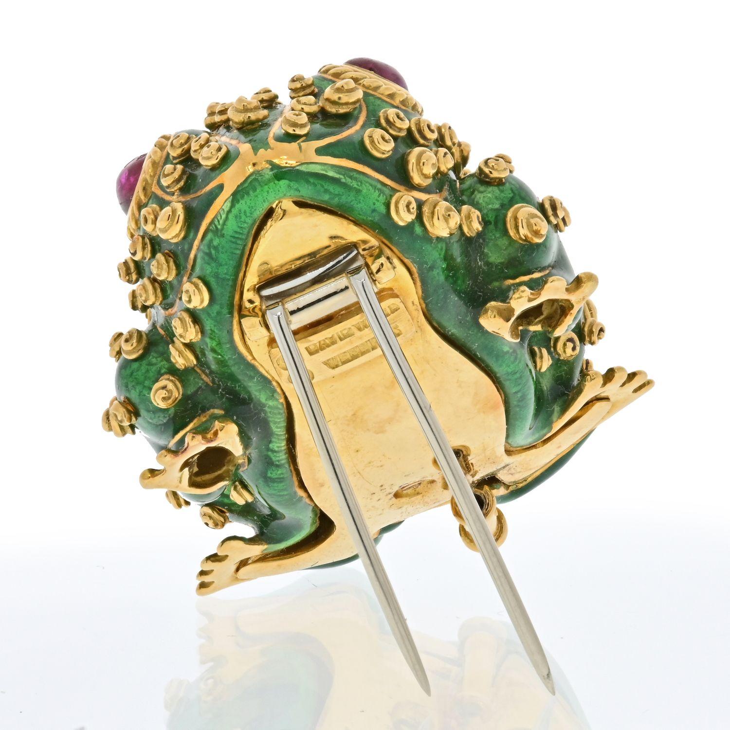 Own this brooch and will bring you luck! Did you know that frog was just one of David Webb's many quips. This dear frog was among the many frogs hatched by the jeweler in 1964. Webb creations are highly sought after and wildly collectible.
This