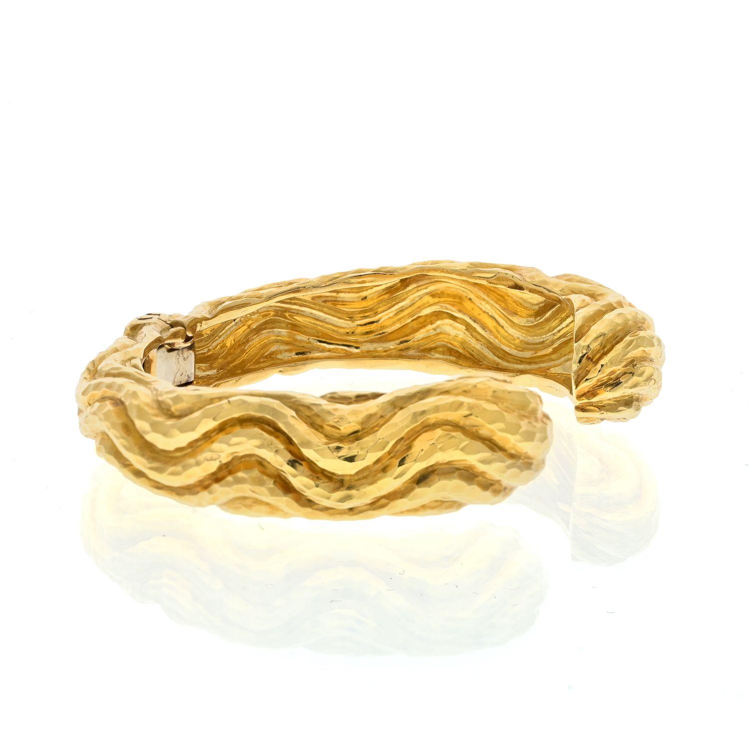 Women's David Webb Platinum & 18K Yellow Gold Hammered Cuff Bangle Bracelet For Sale
