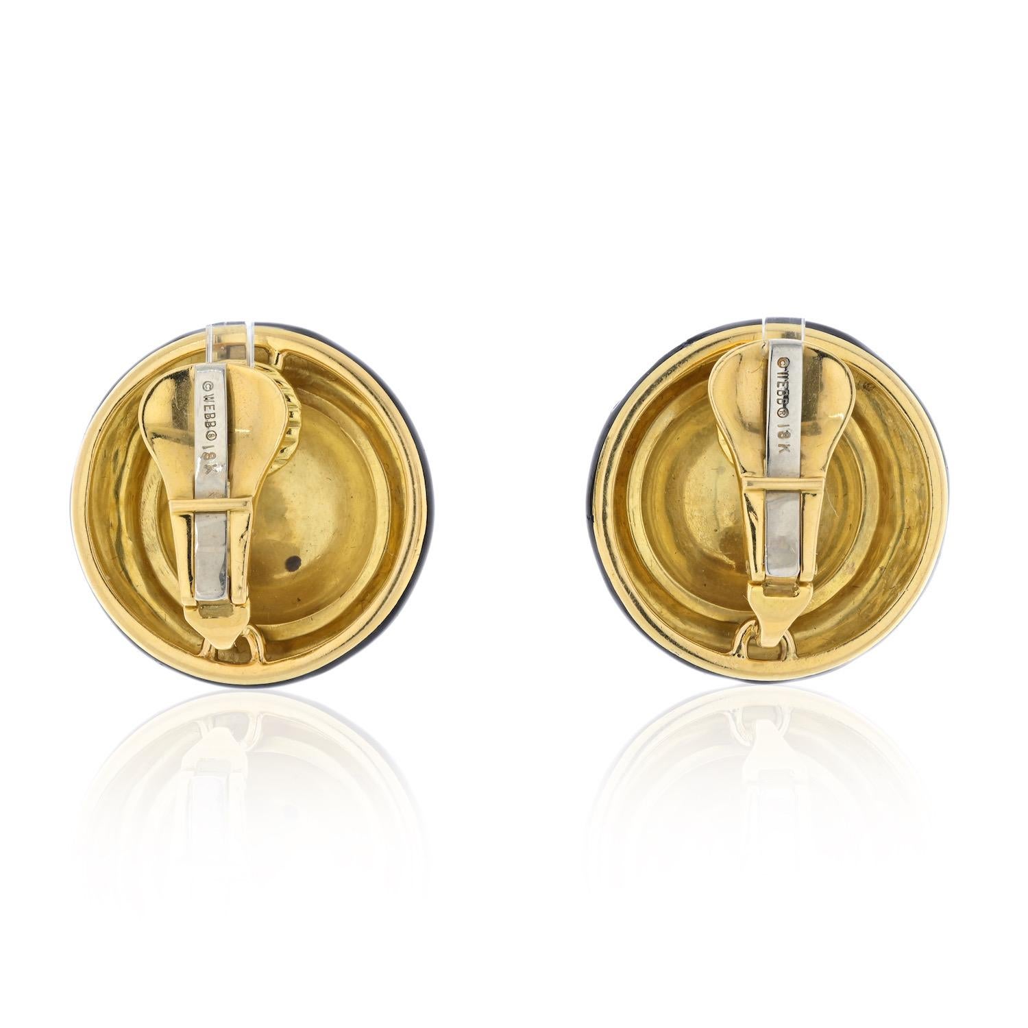 David Webb Platinum & 18K Yellow Gold Hammered GoldAndBlack Enamel Clip Earrings In Excellent Condition For Sale In New York, NY