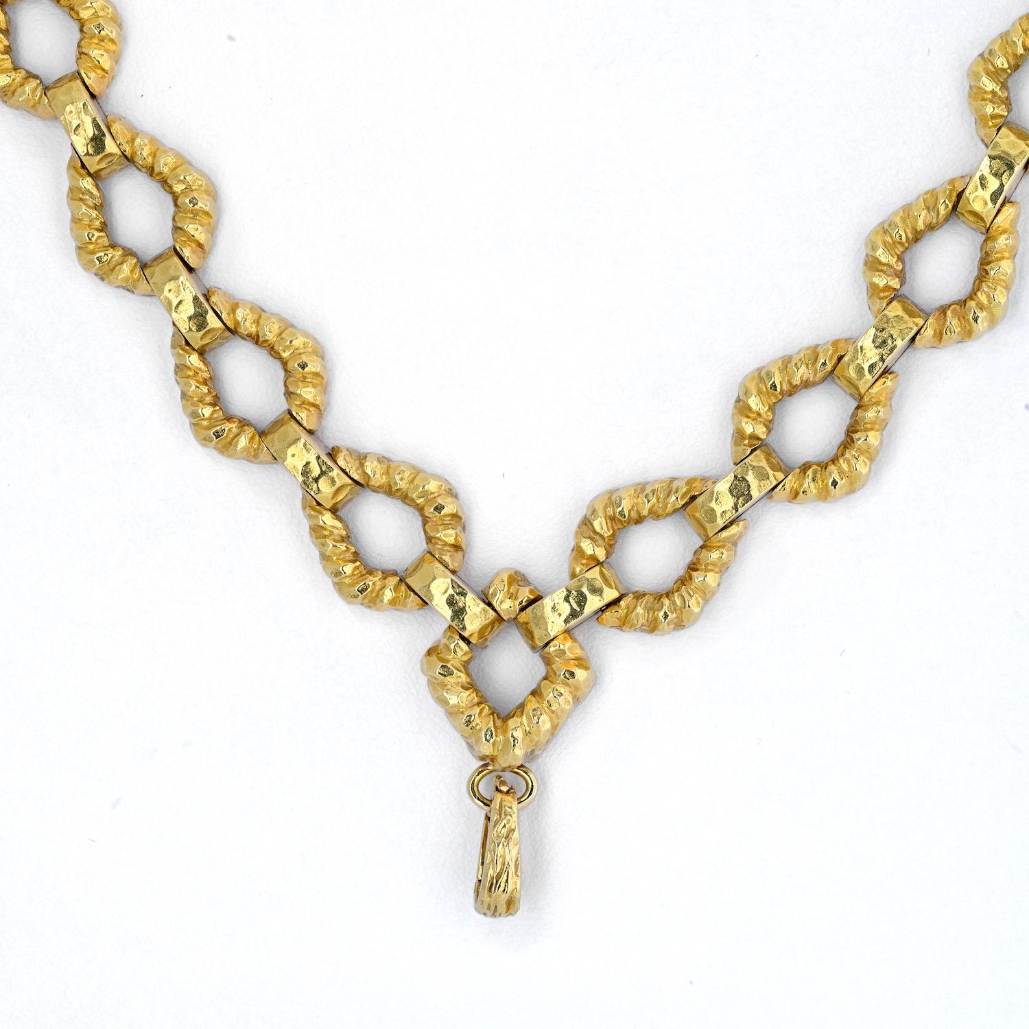 David Webb is known for his signature open link chain necklaces. They are so articulated which makes it easy to distinguish a David Webb necklace from a mile away. This chain necklace is exactly what makes David Webb so desirable and identifiable.