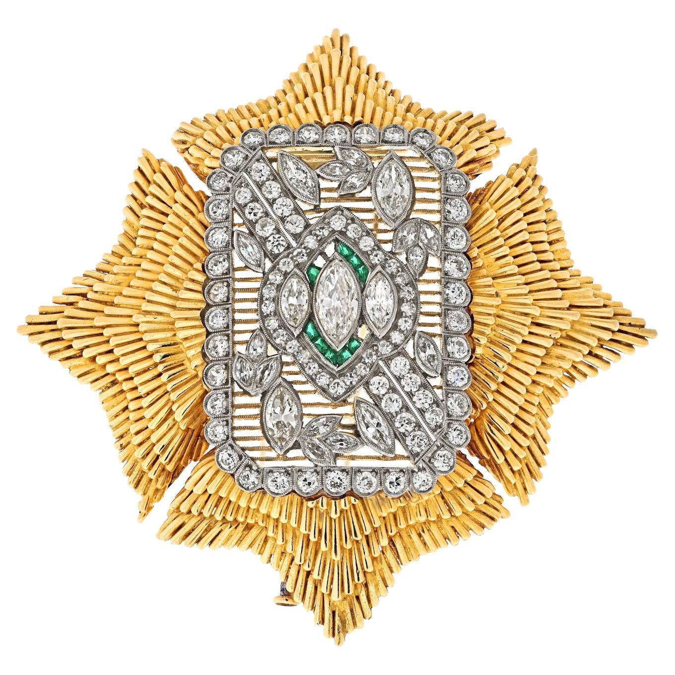 Brosche aus Platin und 18 Karat Gelbgold mit Malteser-Diamant und Smaragd von David Webb im Angebot