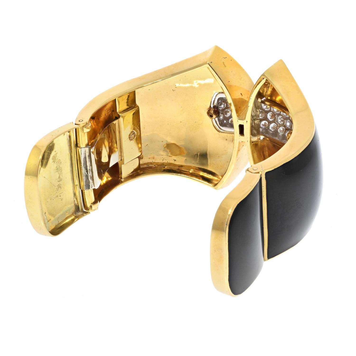 David Webb Platinum & 18k Yellow Gold Princess Lilian Black Enamel Diamond Cuff In Excellent Condition For Sale In New York, NY