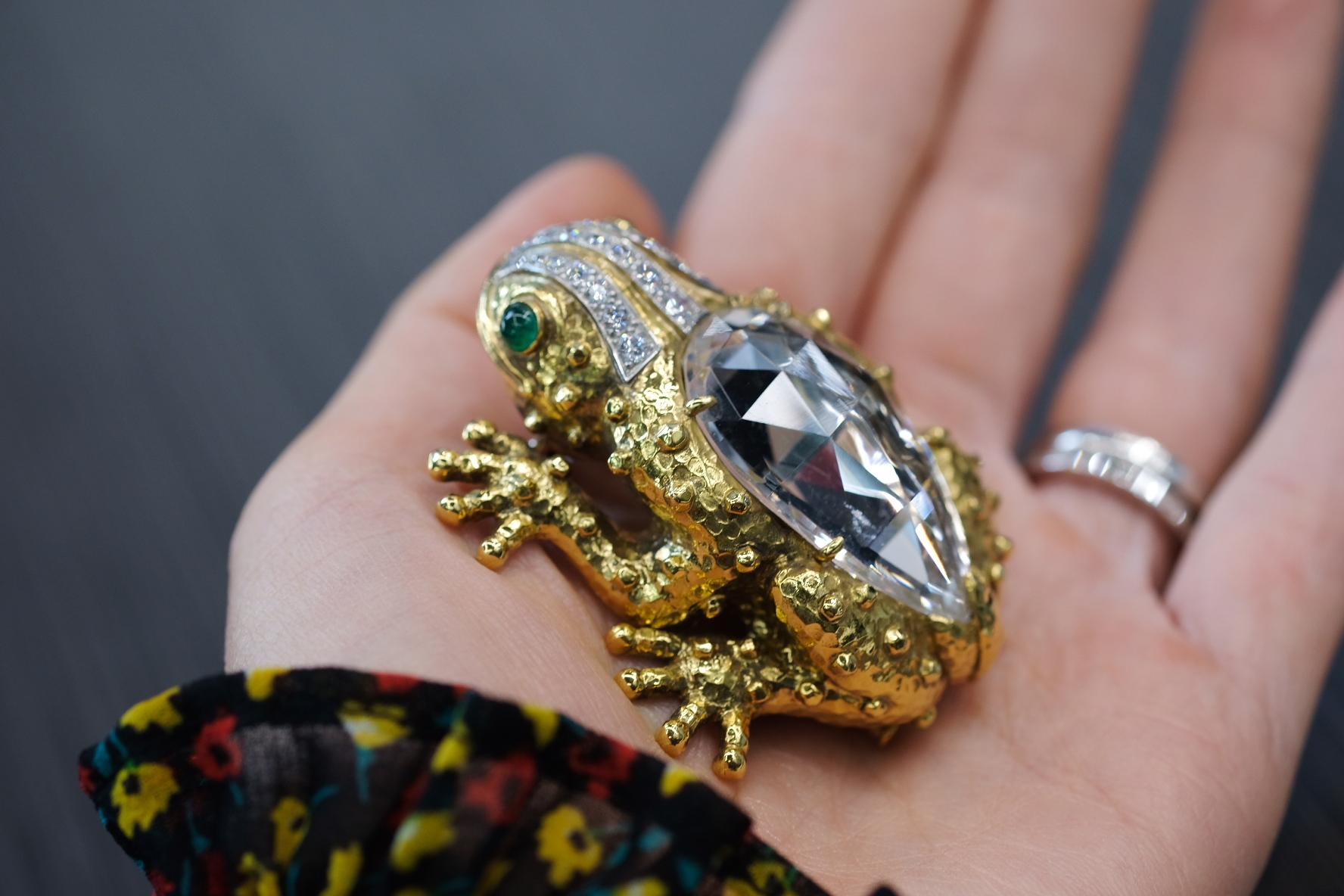 David Webb Platinum & 18K Yellow Gold Rock Crystal Diamond Frog Brooch For Sale 5