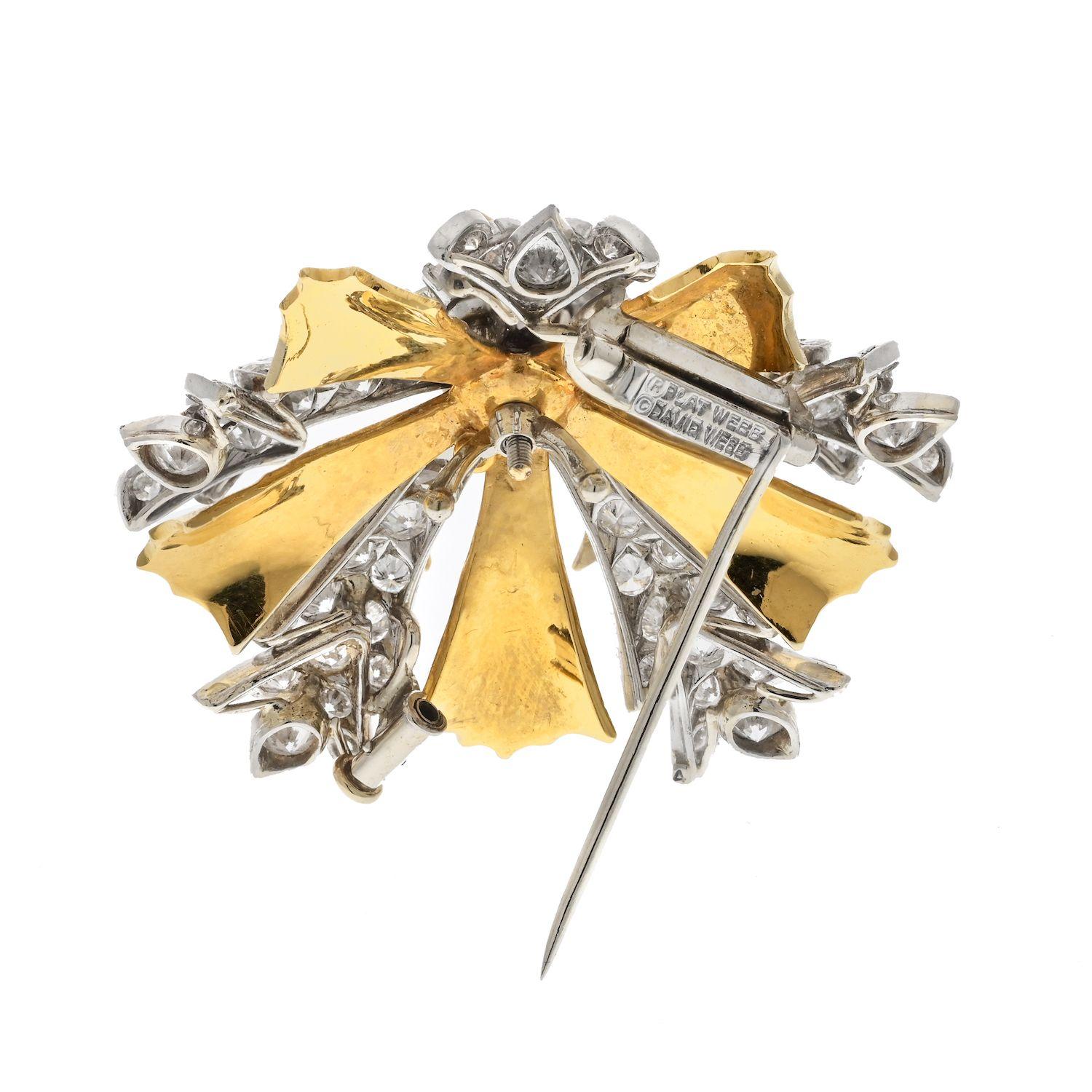 Modern David Webb Platinum & 18K Yellow Gold Snowflake Syle Diamond Heraldic Brooch For Sale