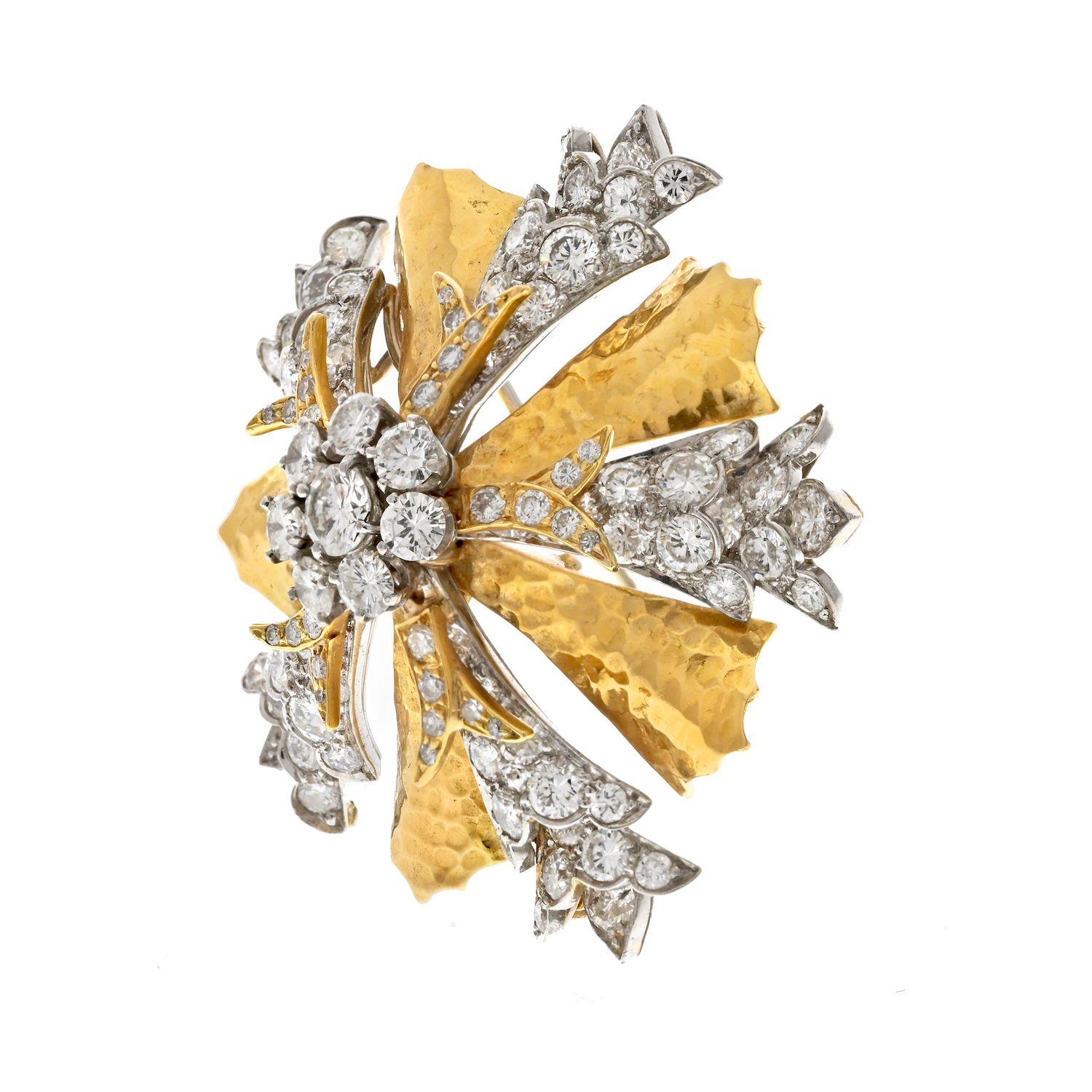 Round Cut David Webb Platinum & 18K Yellow Gold Snowflake Syle Diamond Heraldic Brooch For Sale