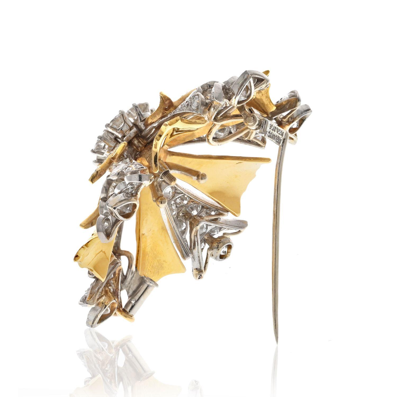 David Webb Platinum & 18K Yellow Gold Snowflake Syle Diamond Heraldic Brooch In Excellent Condition For Sale In New York, NY