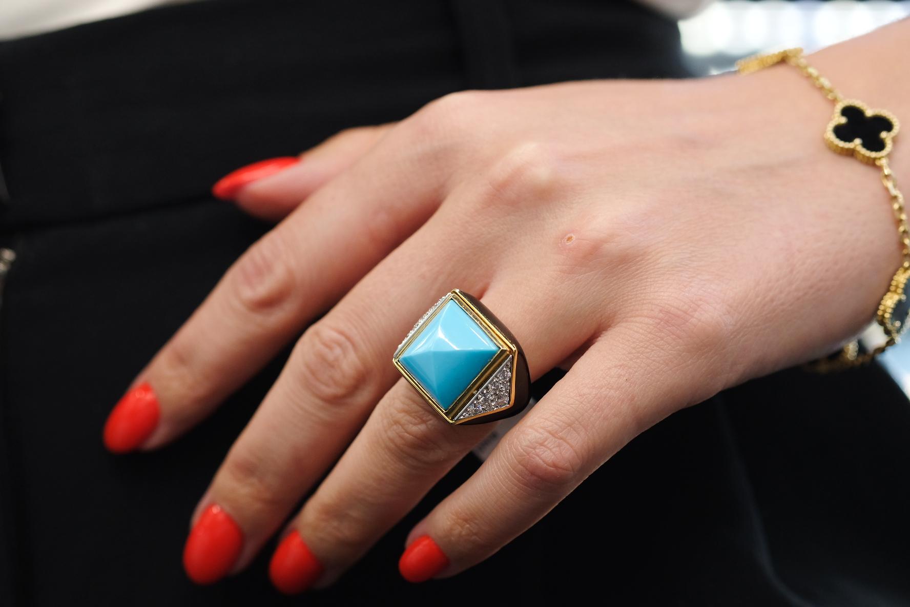 David Webb Platinum & 18K Yellow Gold Summit Turquoise And Diamond Ring In Excellent Condition For Sale In New York, NY
