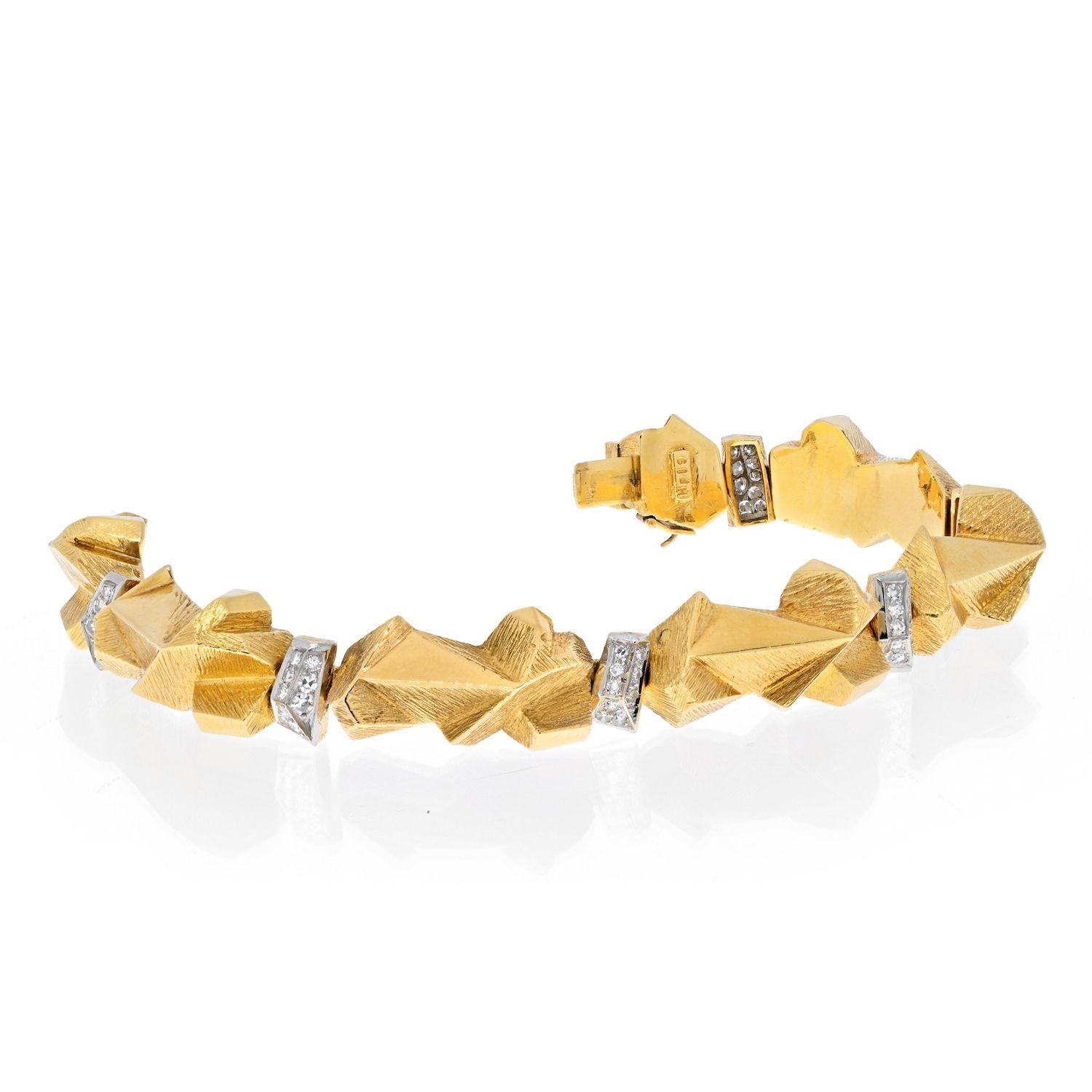 Moderne David Webb Bracelet à maillons en platine et or jaune 18 carats avec pépites de diamants texturés en vente