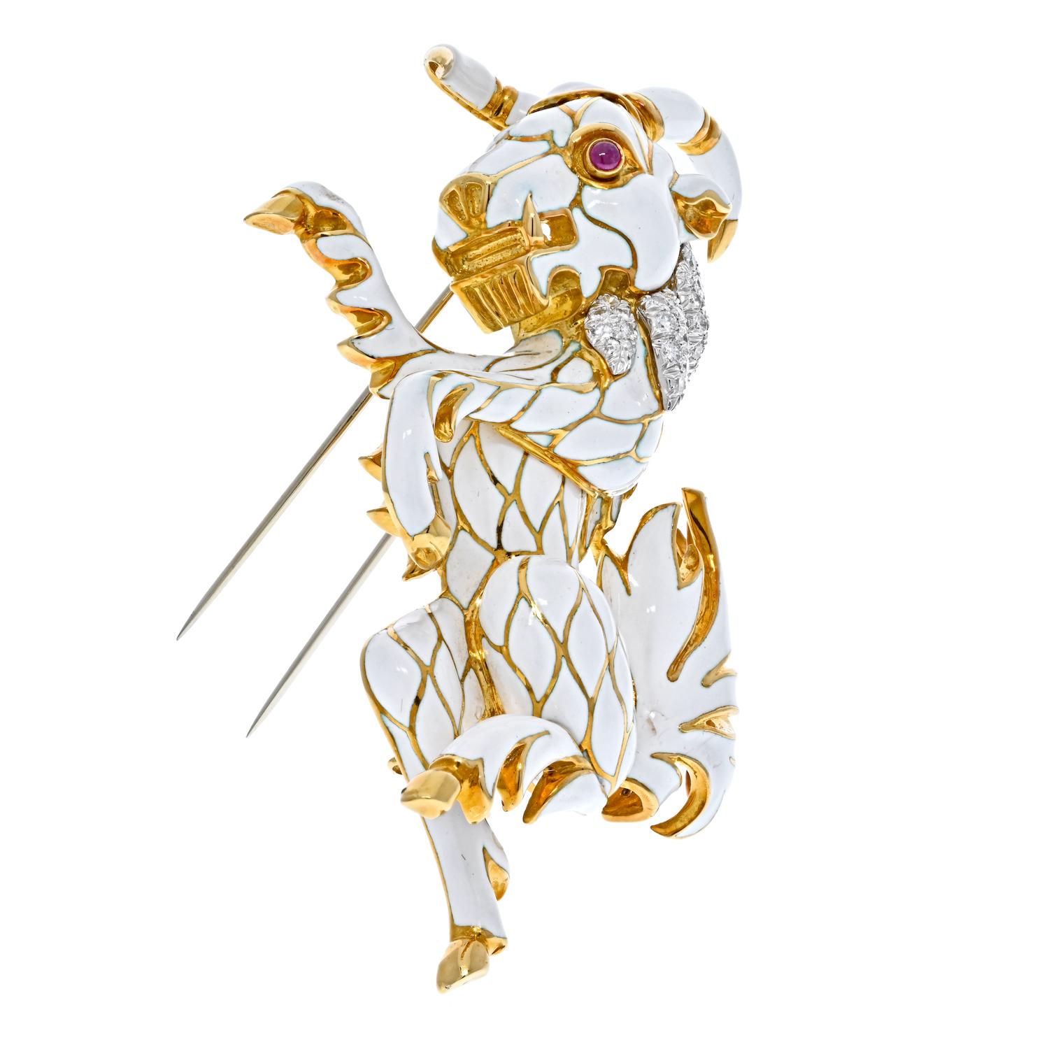 Moderne David Webb Broche chèvre en platine et or jaune 18 carats, émail blanc et diamants en vente