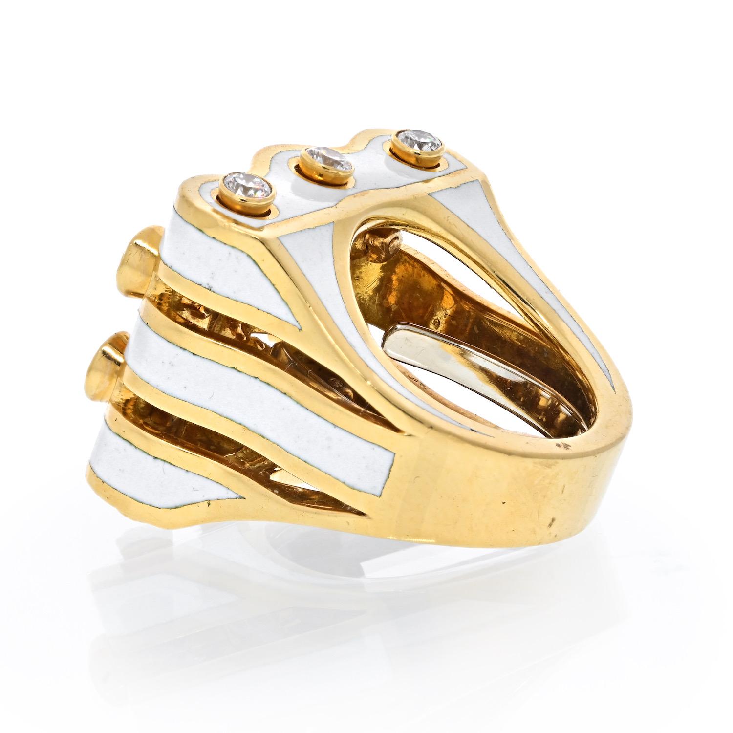 Sexy sophistication was the scaffolding for the design of the #Manhattan Minimalism# Collection. Particularly this fabulous #Wave# ring made of white enamel on 18K gold and platinum featuring gorgeous colet-set diamonds that add the perfect amount