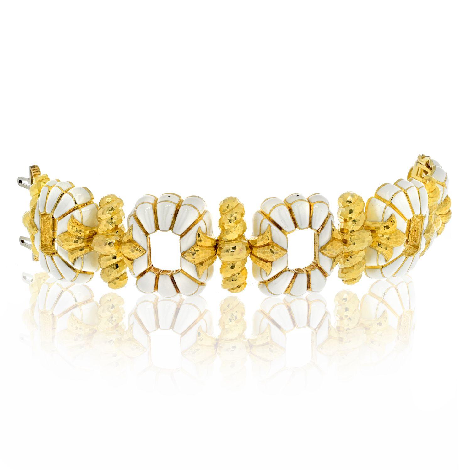 Moderne David Webb Bracelet à maillons ouverts en platine et or jaune 18 carats et émail blanc en vente