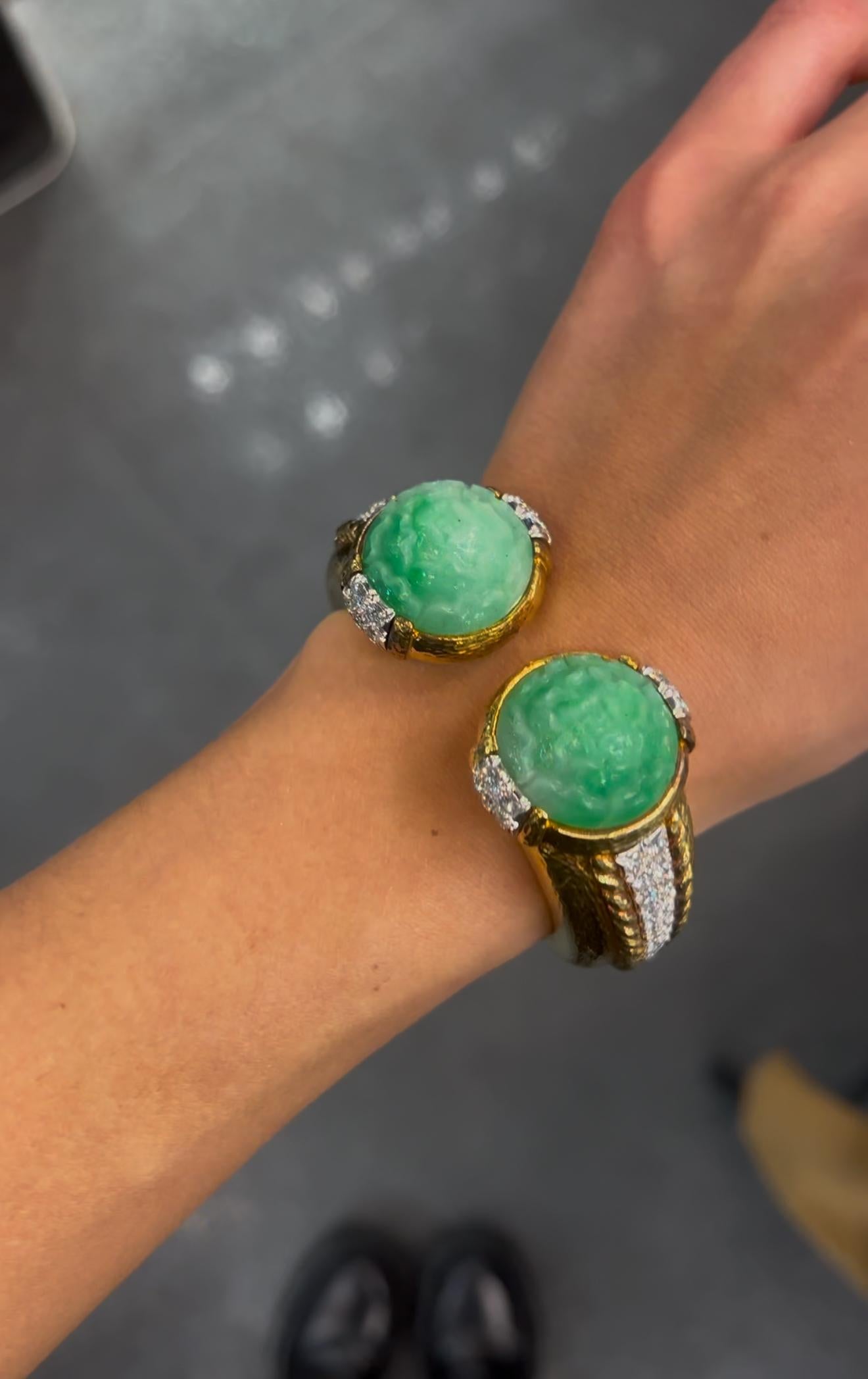 David Webb Platinum & 18ky Carved Jade Hammered Gold Diamond Cuff Bracelet en vente 4