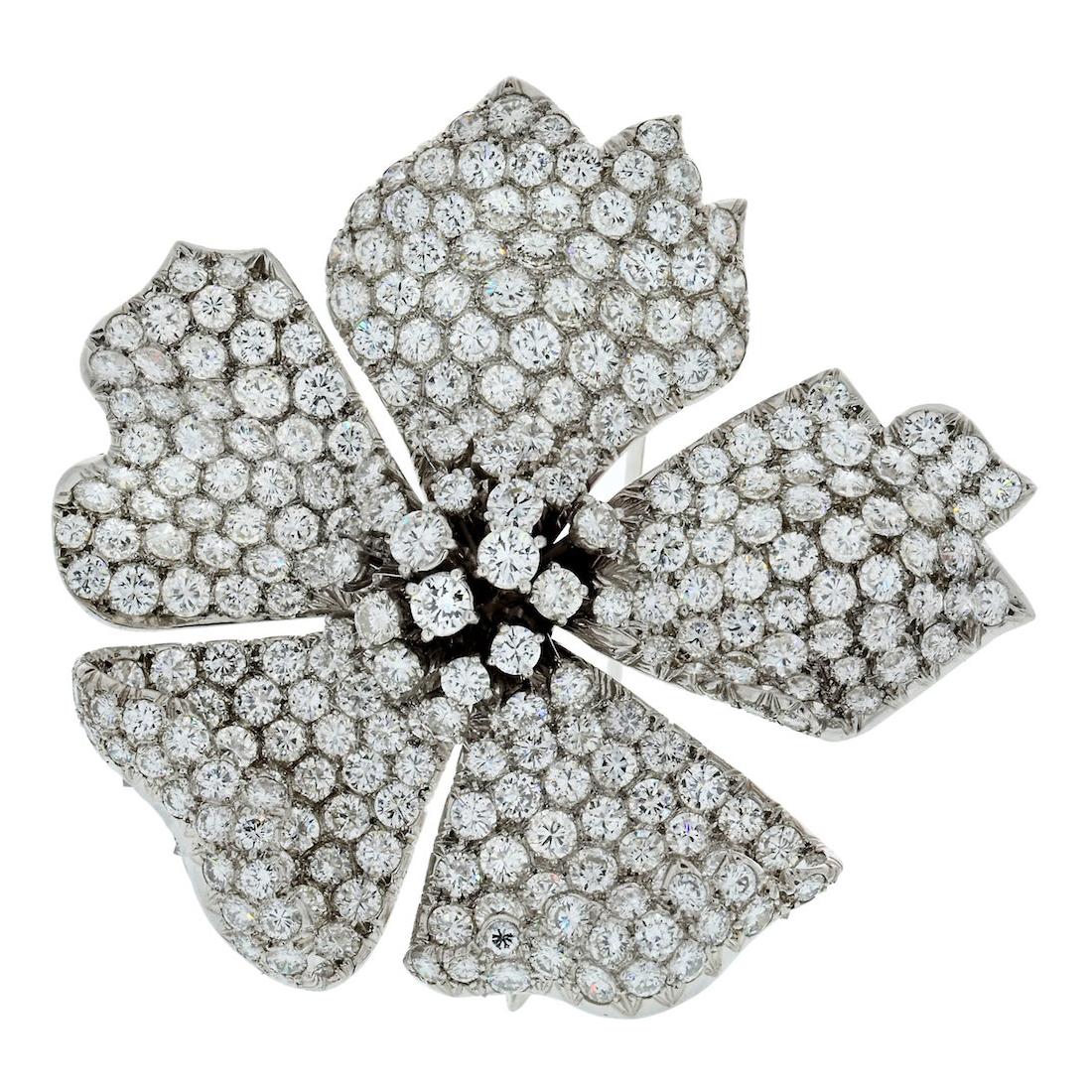 David Webb Broche fleur en platine avec diamants ronds de 19 carats