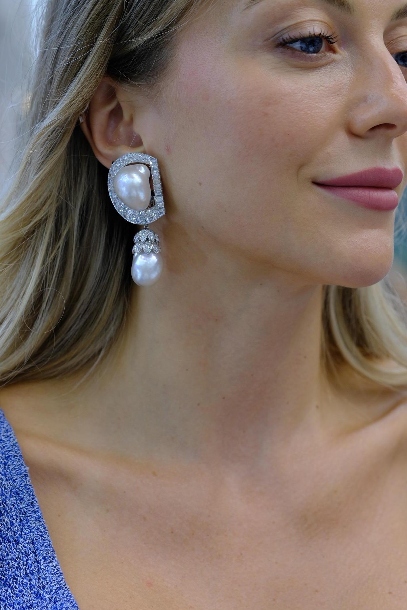 David Webb, boucles d'oreilles jour et nuit en platine avec diamants 9,92 carats au total et perles en vente 1