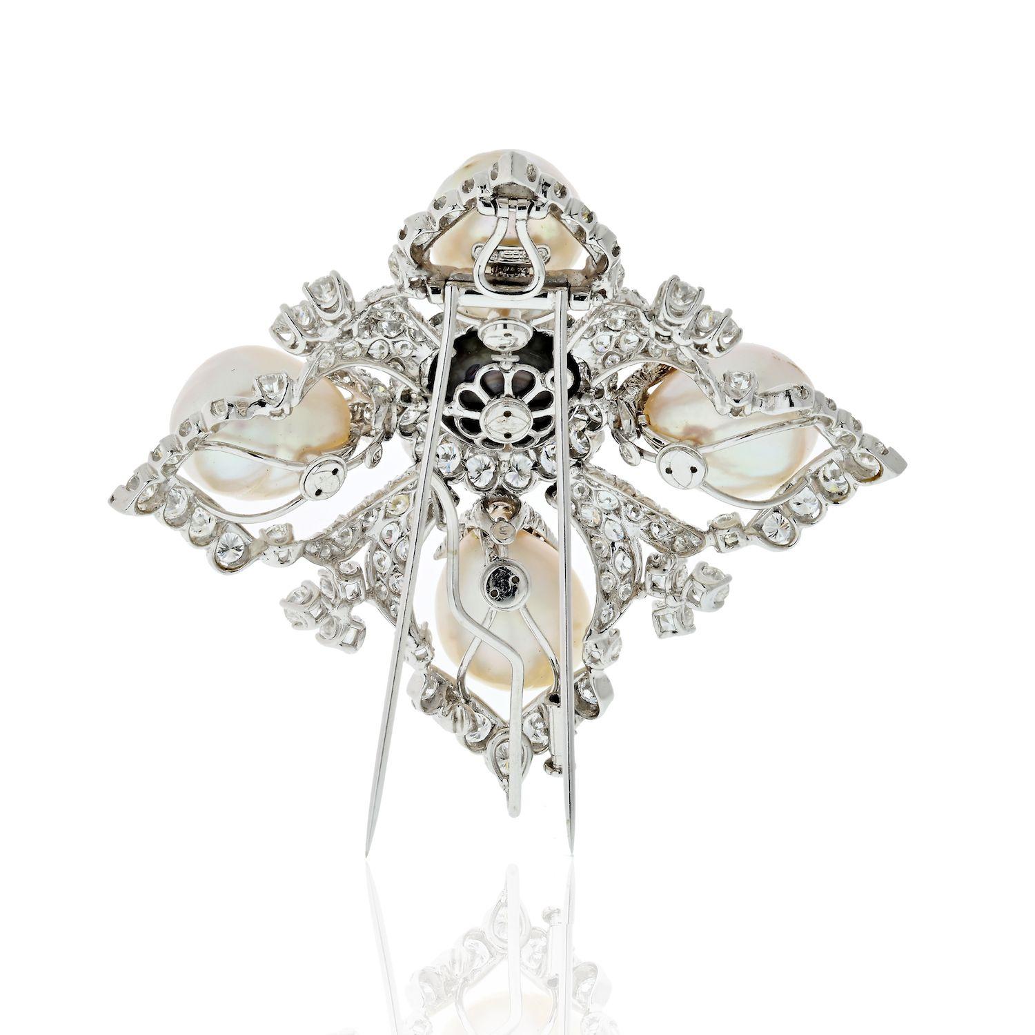 Moderne David Webb Broche pendentif croix de Malte en platine, diamants et perles en vente