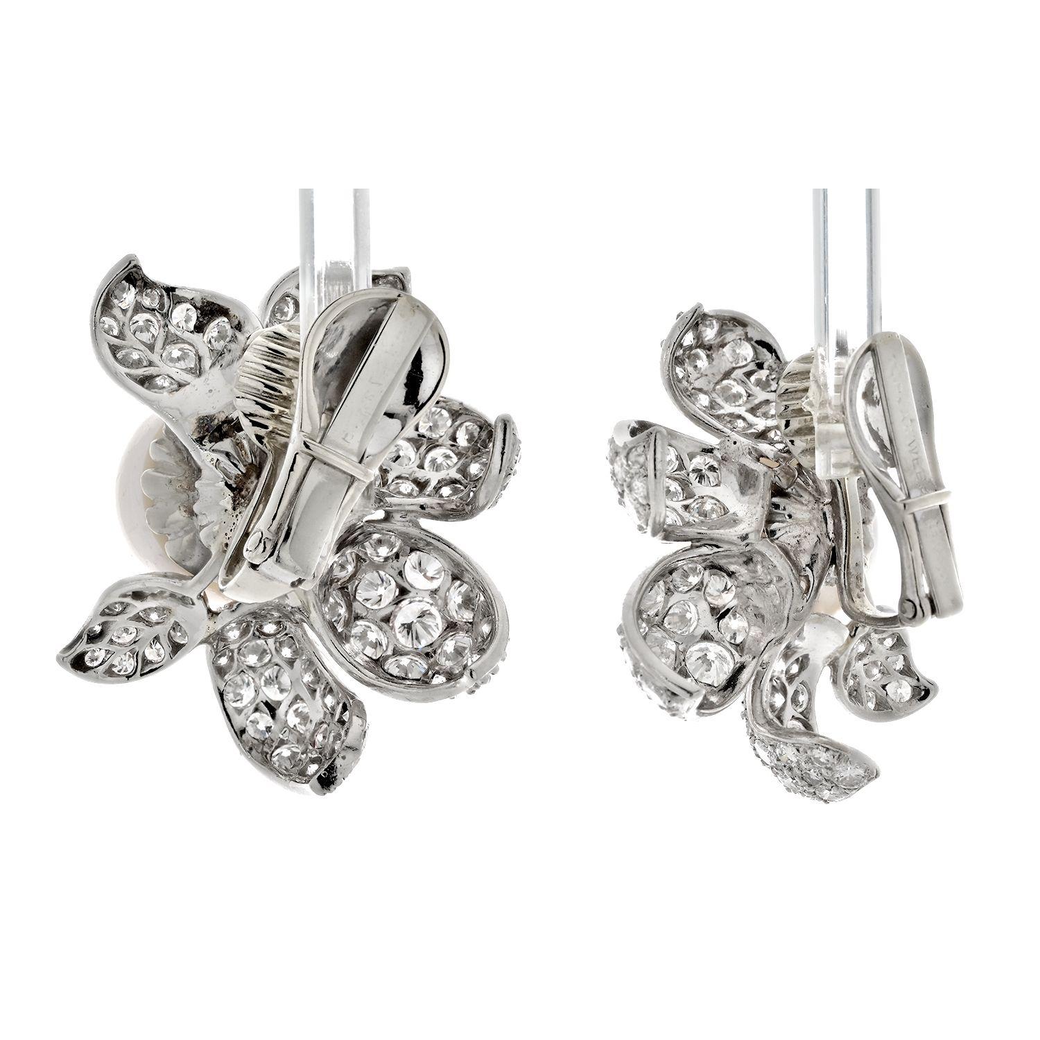 David Webb Platinum Diamond And White Pearl Flower Clip Earrings In Excellent Condition For Sale In New York, NY
