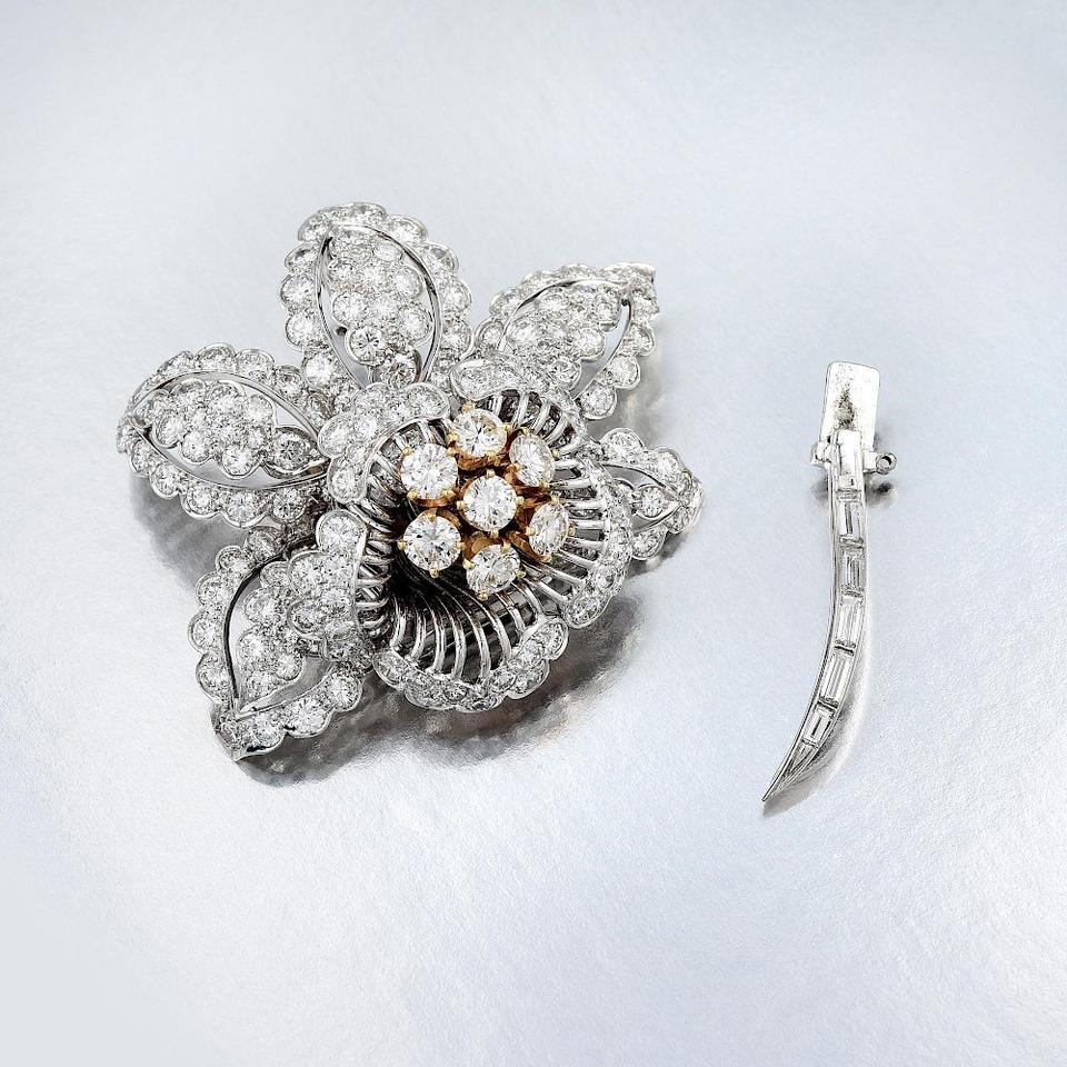 Modern David Webb Platinum Convertible Diamond Flower Brooch For Sale