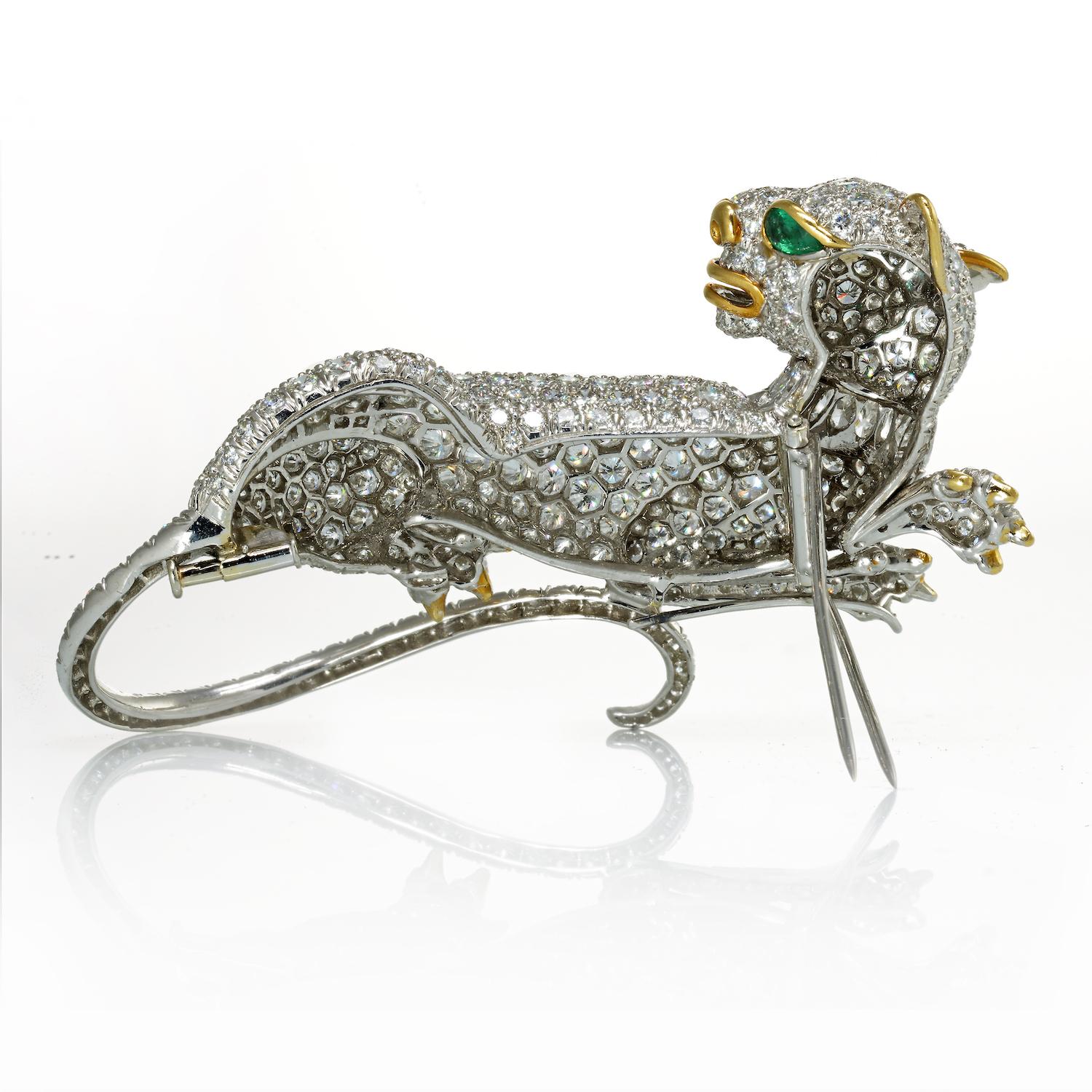 David Webb Platinum Diamond And Emerald Panther Pin Brooch For Sale 3