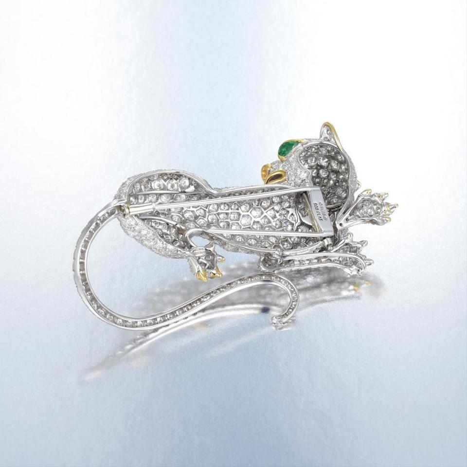 Round Cut David Webb Platinum Diamond And Emerald Panther Pin Brooch For Sale
