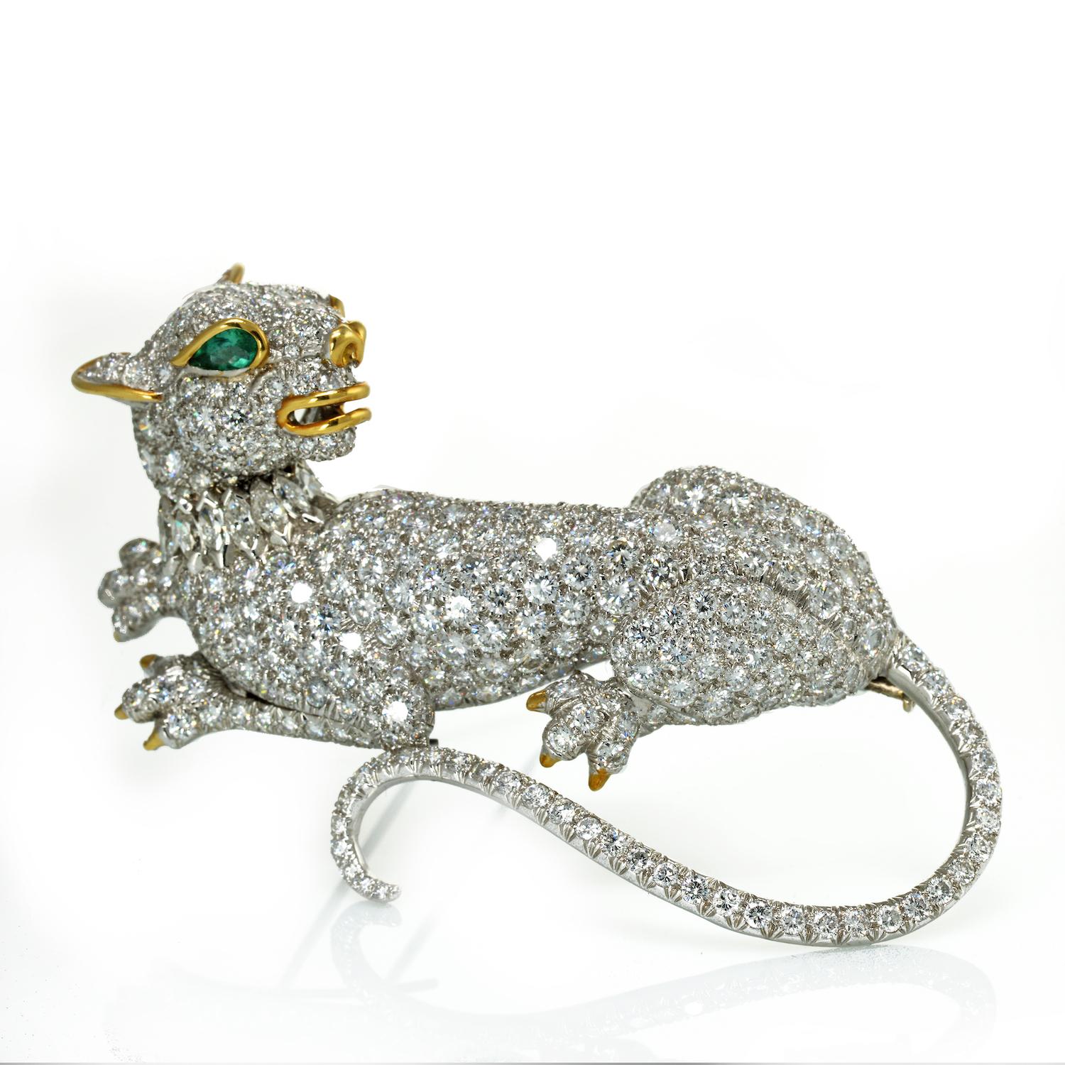 Women's or Men's David Webb Platinum Diamond And Emerald Panther Pin Brooch For Sale