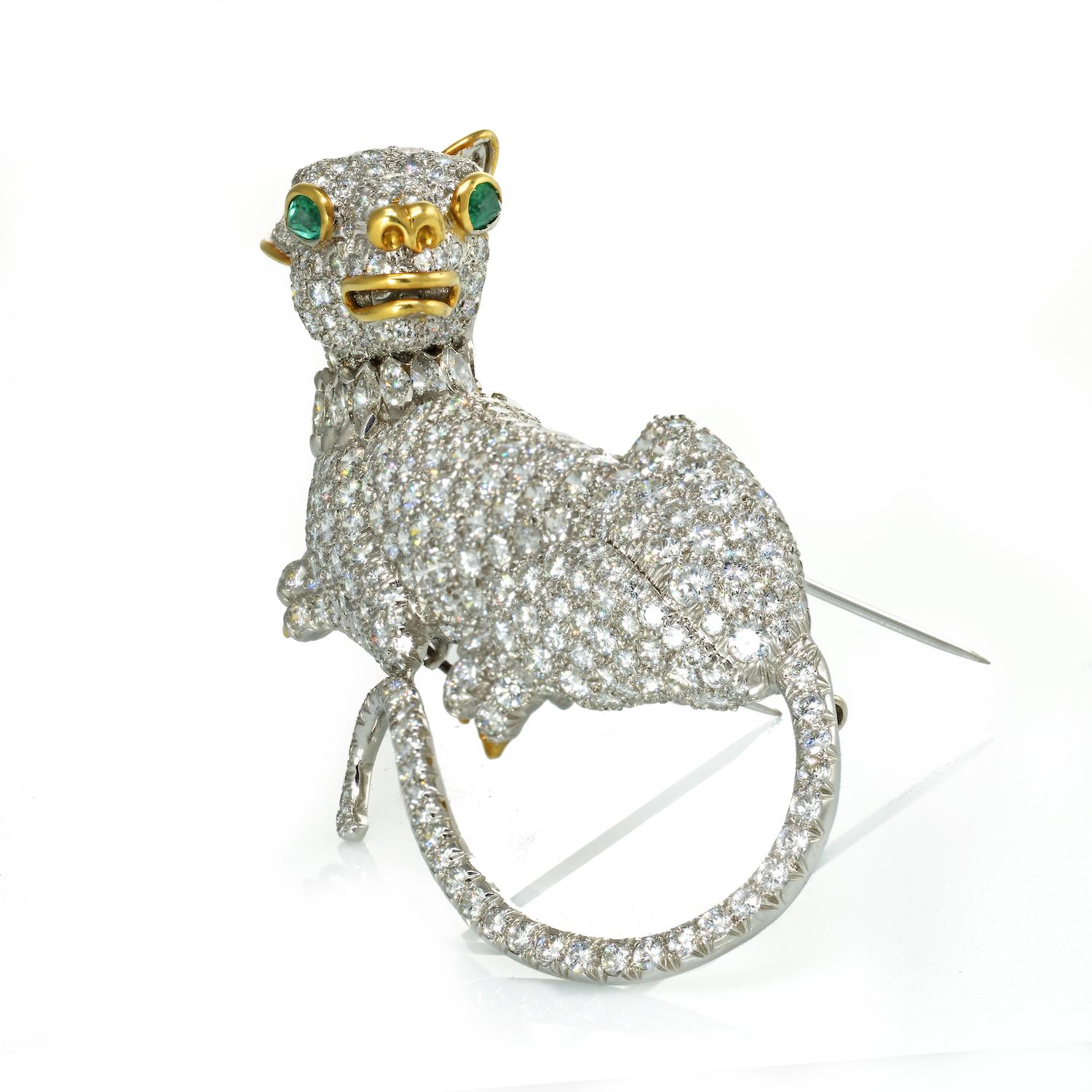 David Webb Platinum Diamond And Emerald Panther Pin Brooch For Sale 2