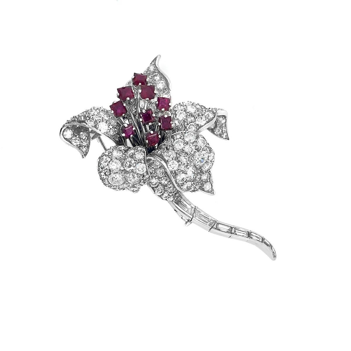 David Webb Platinum Flower Diamond Ruby Brooch In Excellent Condition In New York, NY