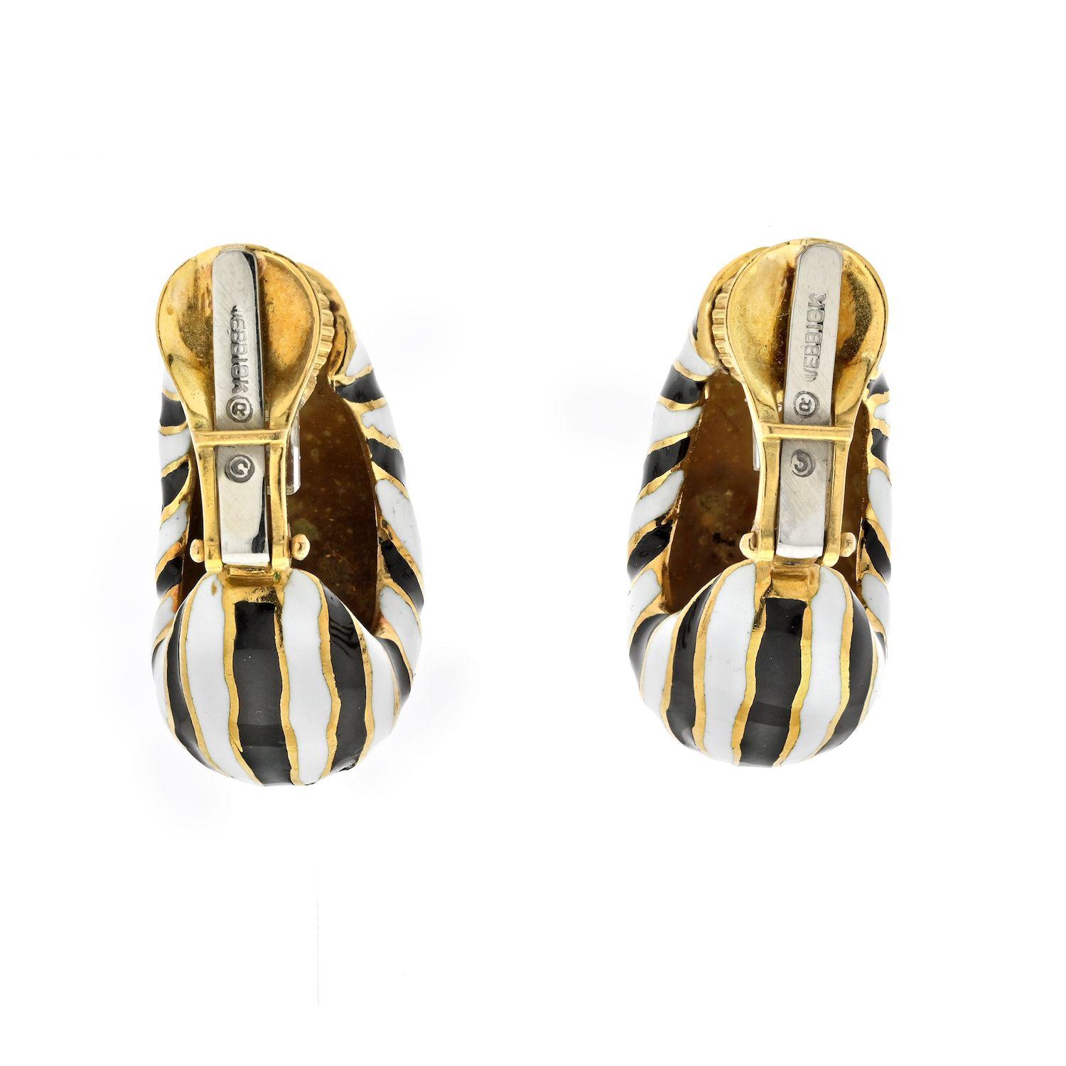 David Webb Platinum & Gold Classic Zebra Black And White Stripe Enamel Earrings In Excellent Condition In New York, NY