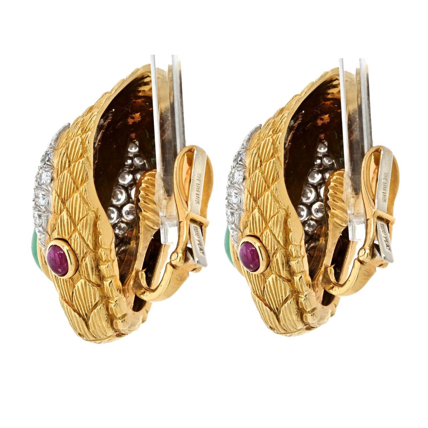 Women's David Webb Platinum & Gold Snake Green Emerald Ruby Diamond Clip on Earrings For Sale