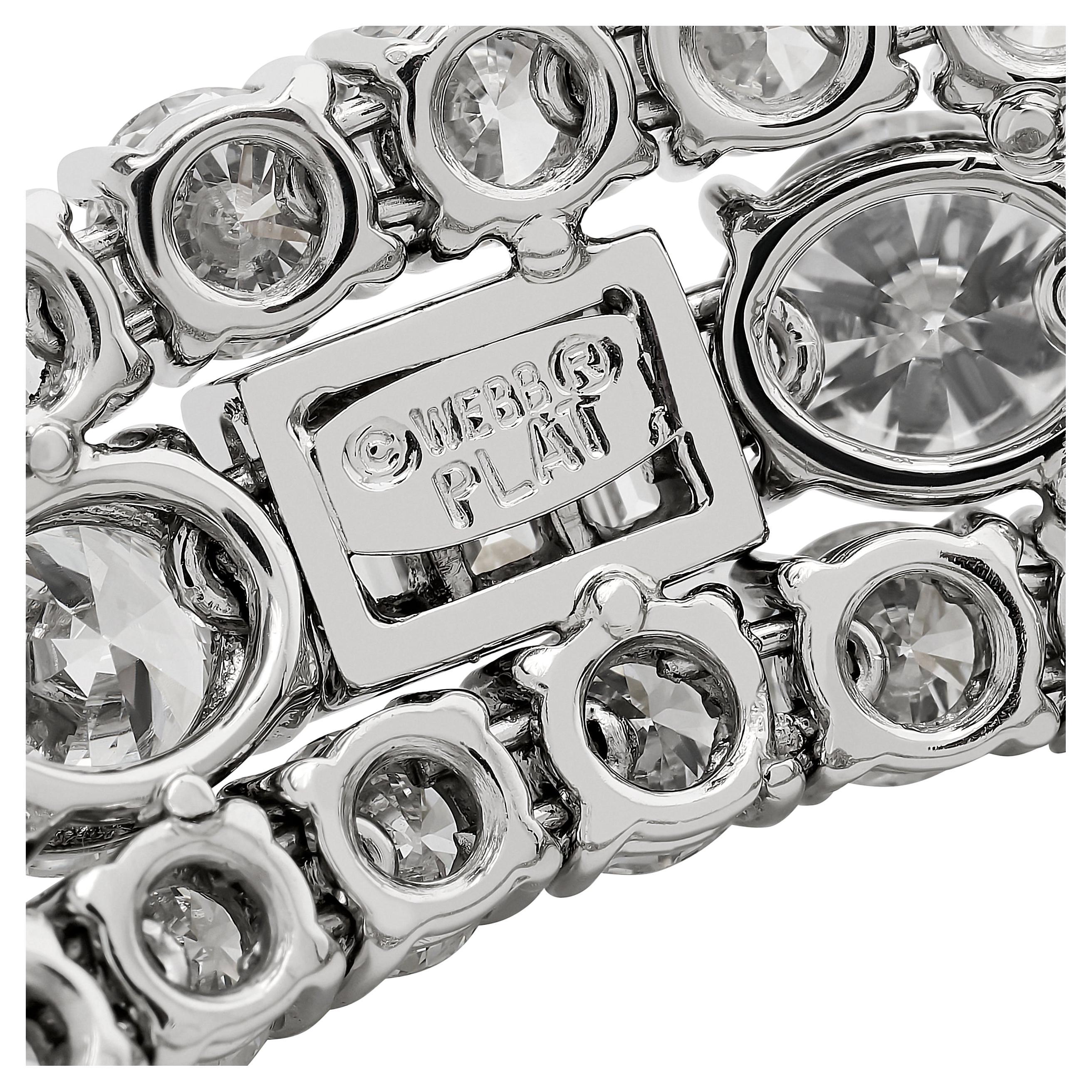 Dieses atemberaubende David Webb-Diamantencollier besteht aus mehreren Reihen sorgfältig gefasster Diamanten im Rund- und Baguetteschliff, die ein luxuriöses und schillerndes Collier mit Brillanz bilden.

Das Gesamtgewicht der Diamanten an der