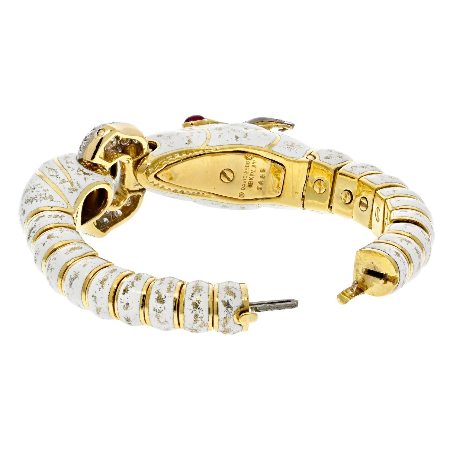David David Platinum & Yellow Gold Dappled White Enamel Diamond Horse Bracelet (bracelet cheval) Excellent état - En vente à New York, NY