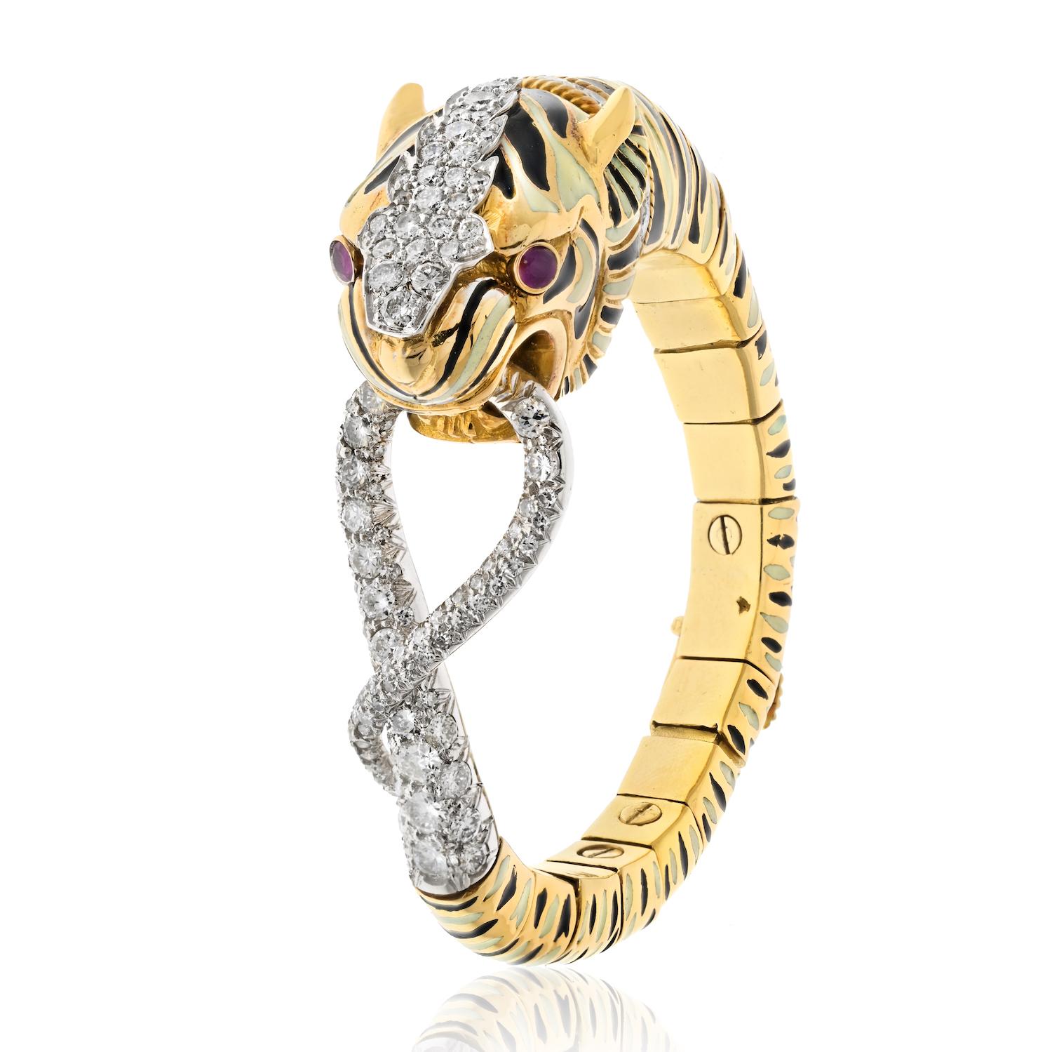 David Webb Bracelet tigre en platine et or jaune, émail blanc et diamants Pour femmes en vente