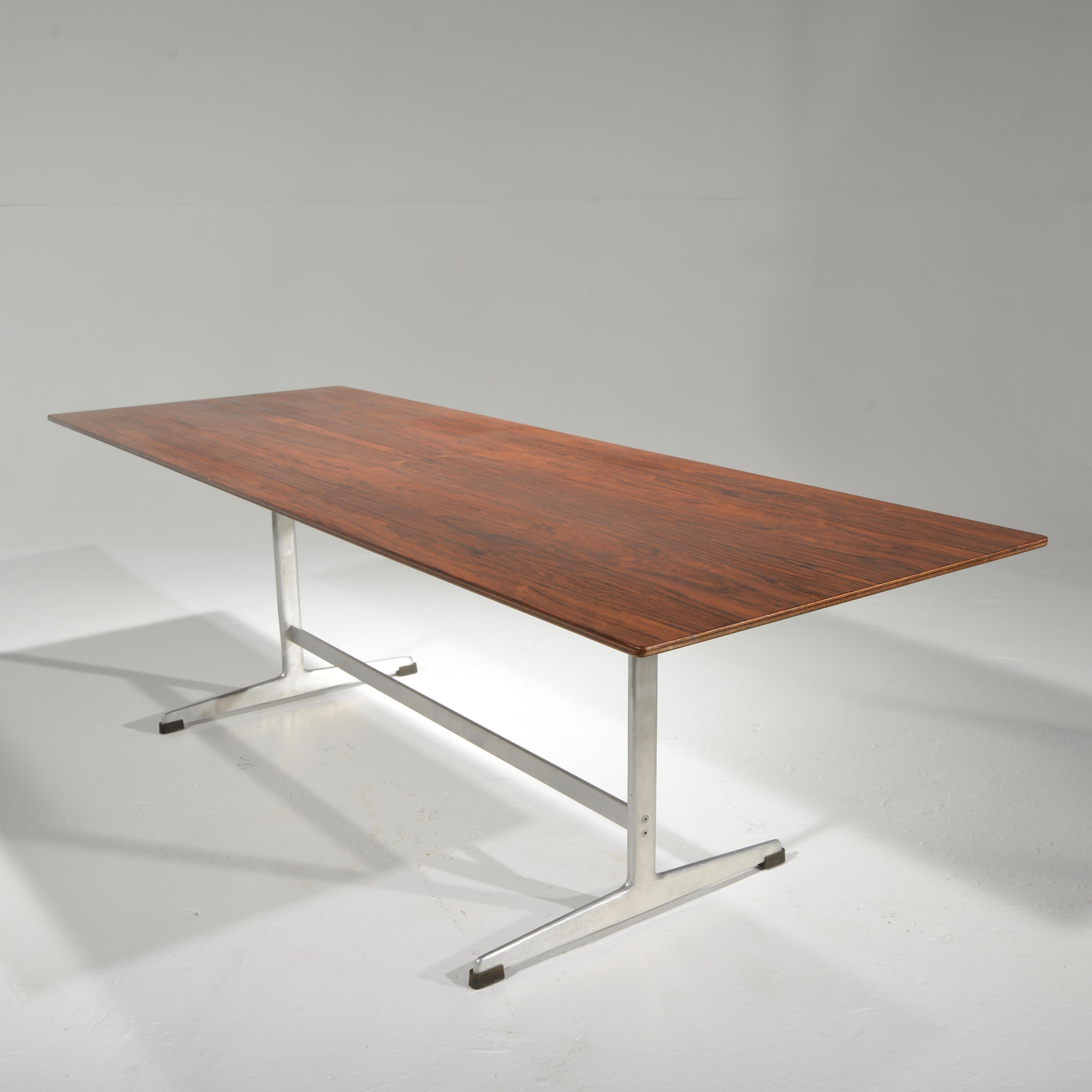 Rare Arne Jacobsen Rosewood Coffee Table For Sale 4