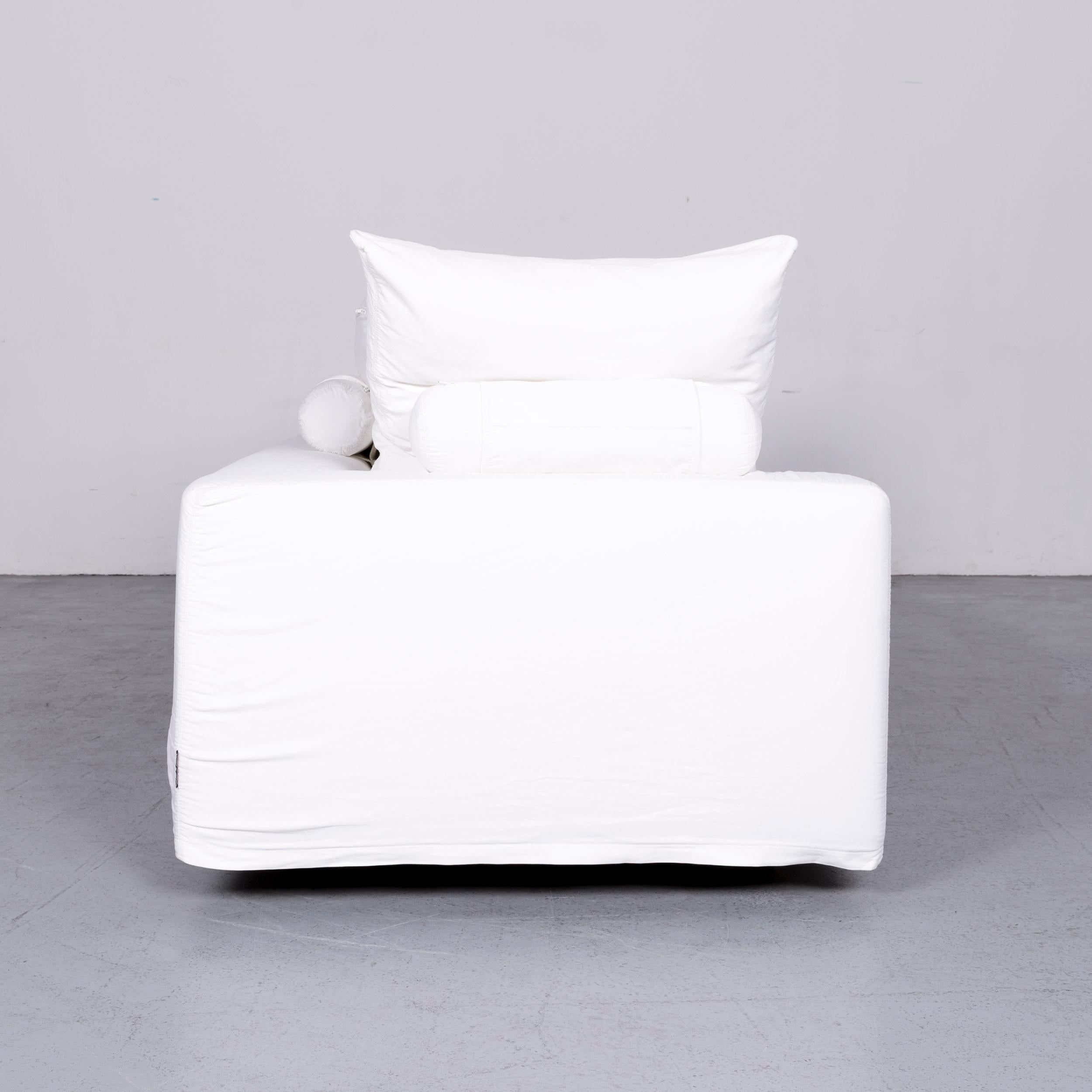 Flexform Poggiolungo Designer-Stoff-Sofa, weiß, dreisitzige Kommode 5