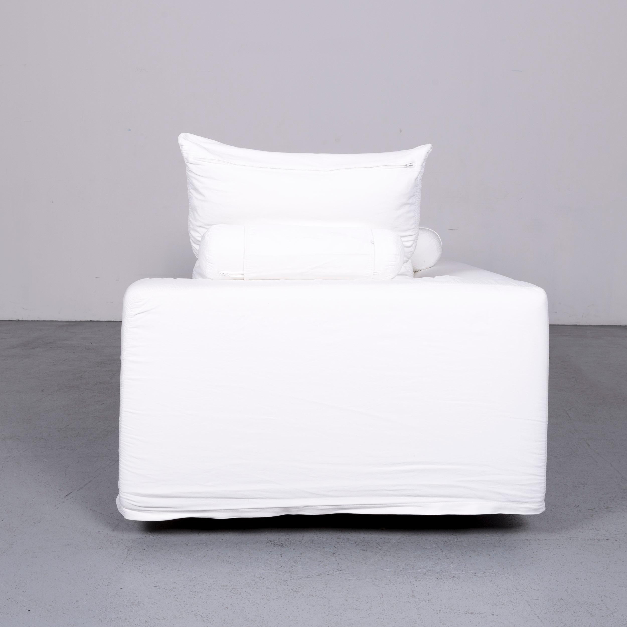 Flexform Poggiolungo Designer-Stoff-Sofa, weiß, dreisitzige Kommode 7