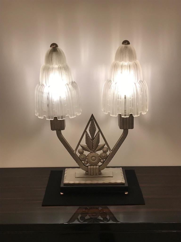 Lampe de table Art Déco française « cascade » signée par Sabino en vente 10