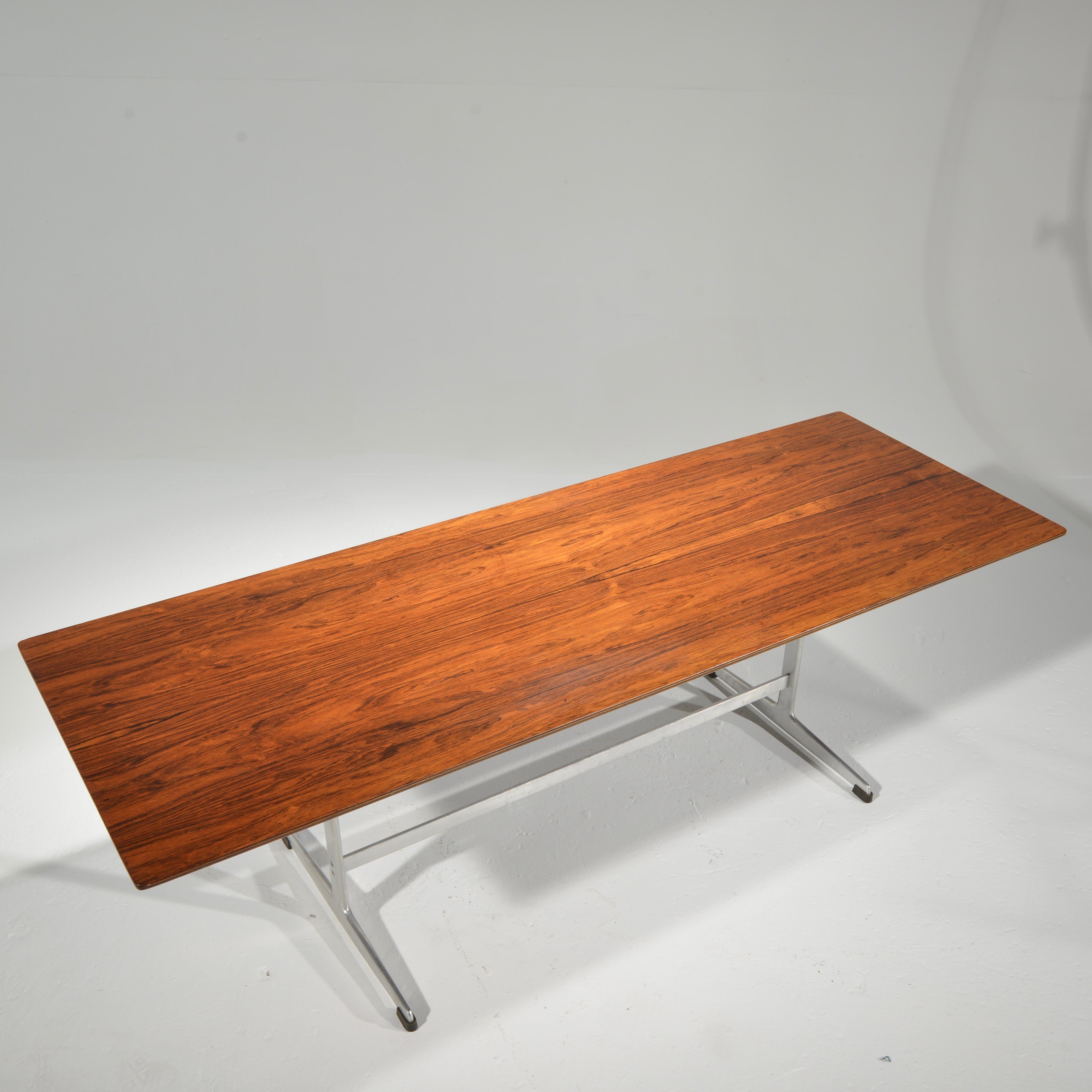 Rare Arne Jacobsen rosewood coffee table produced by Fritz Hansen.