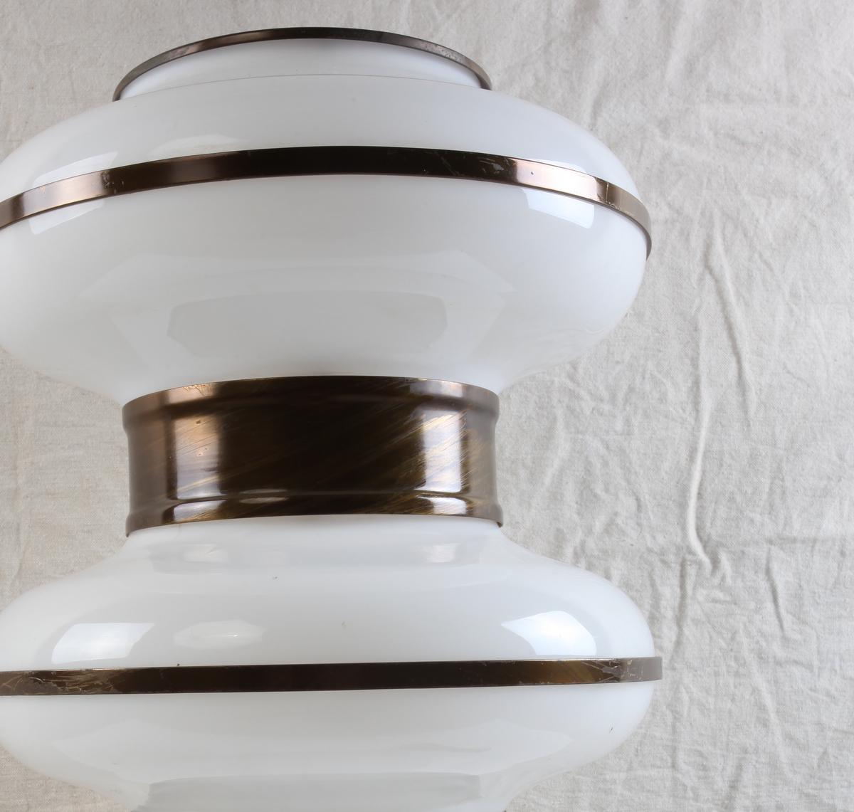 Mid-Century Modern Nautical Brass and Lucite Table Lamp from Ship's Stateroom In Good Condition In Nantucket, MA