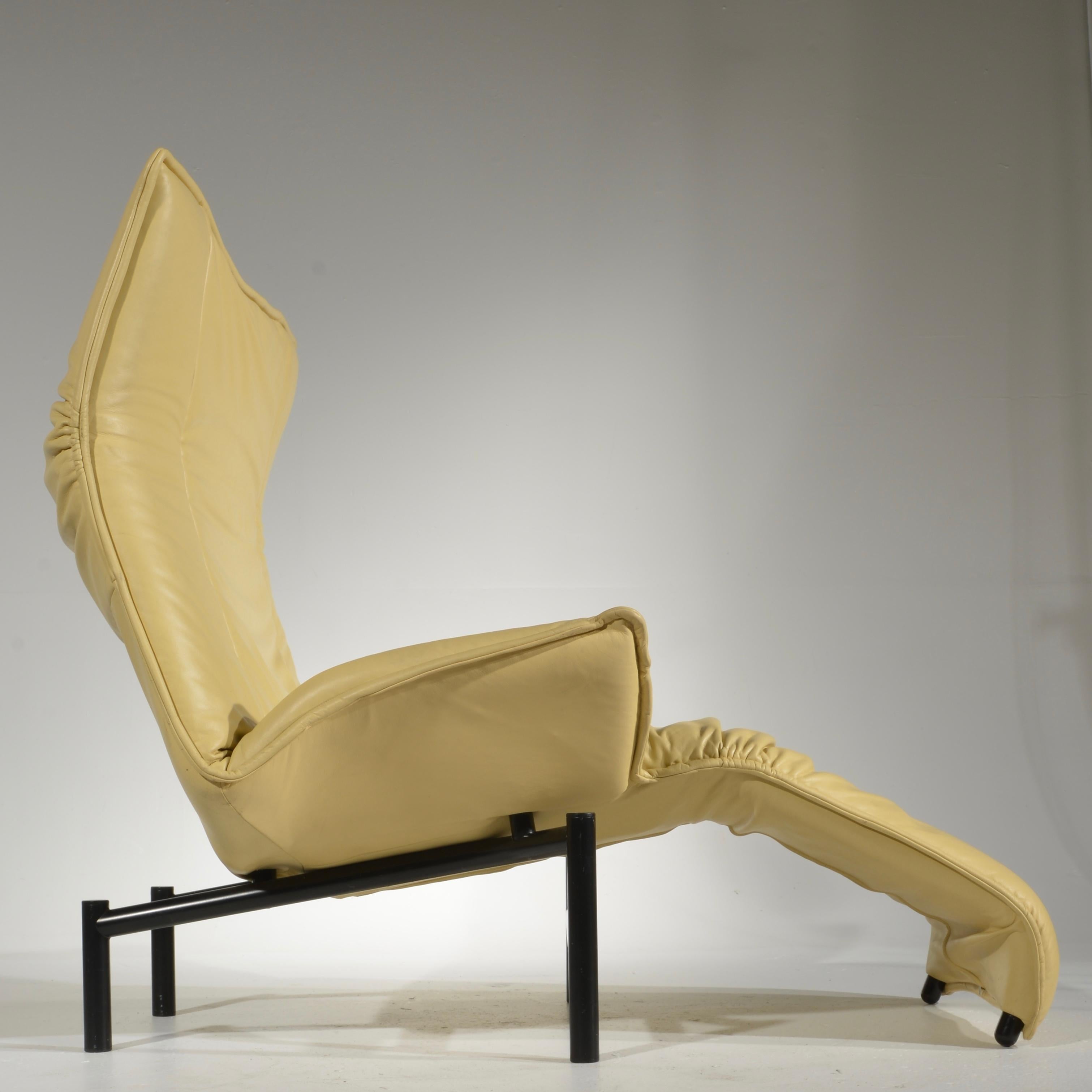 Veranda Lounge Chair by Vico Magistretti for Cassina In Excellent Condition In Los Angeles, CA