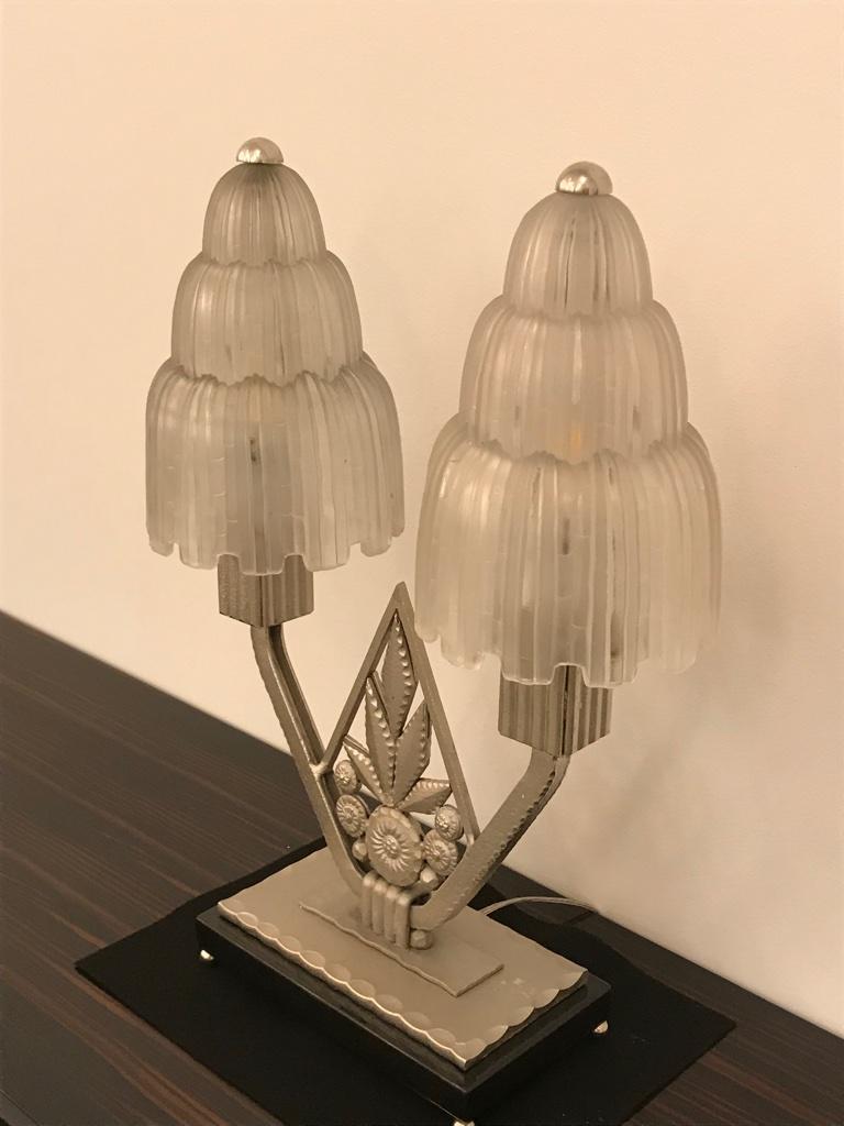 Lampe de table Art Déco française « cascade » signée par Sabino en vente 4