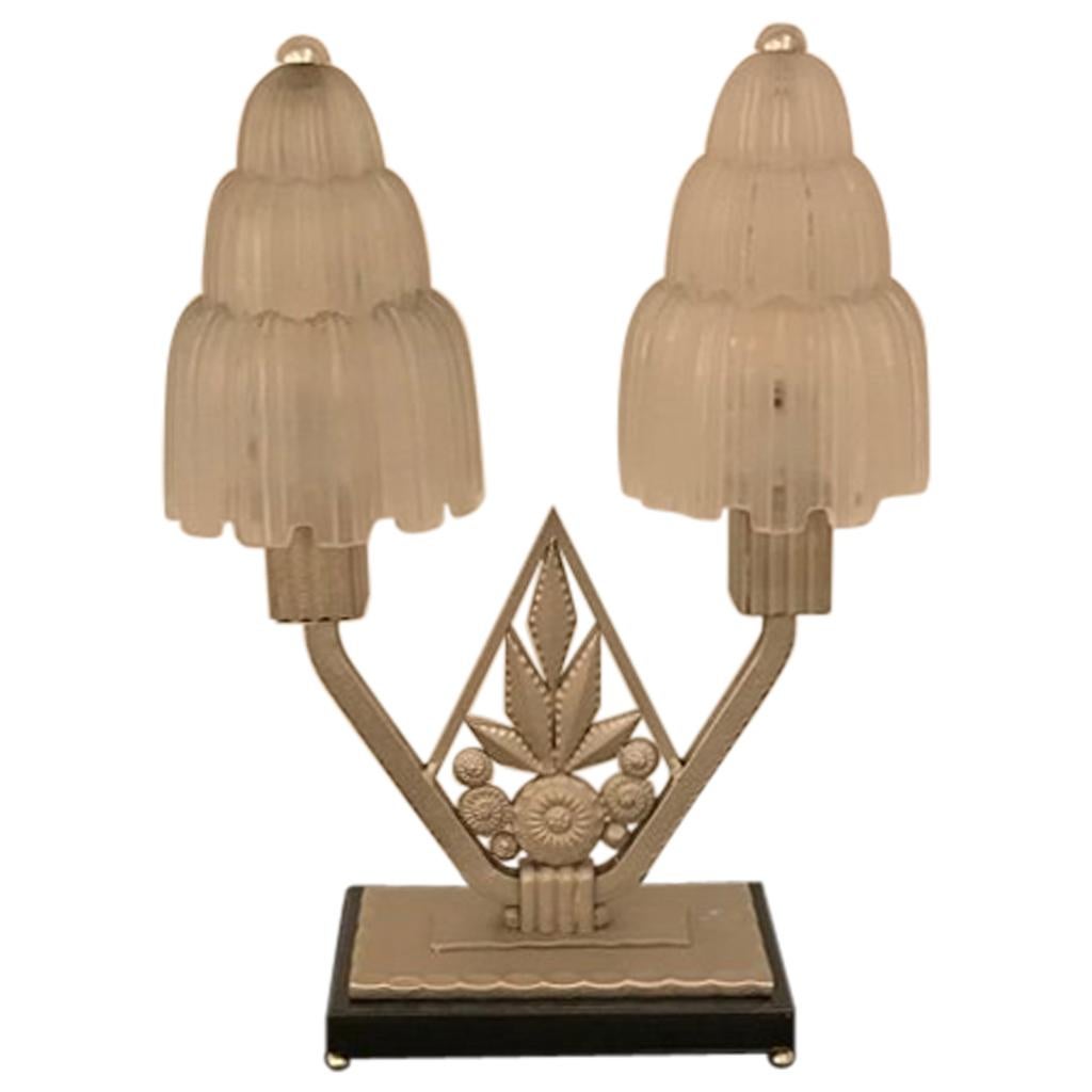 Lampe de table Art Déco française « cascade » signée par Sabino en vente