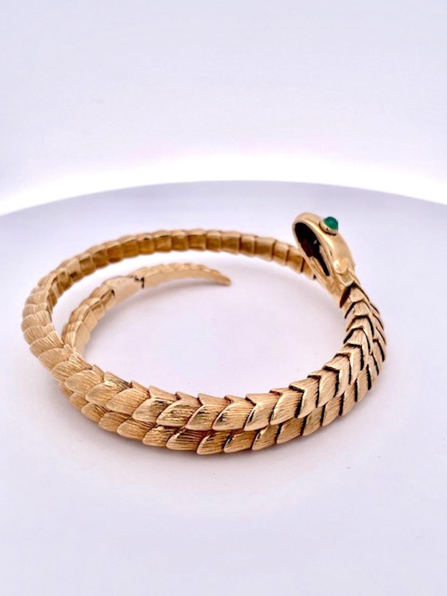 David Webb Rare Snake Bracelet 18K In Good Condition In North Hollywood, CA