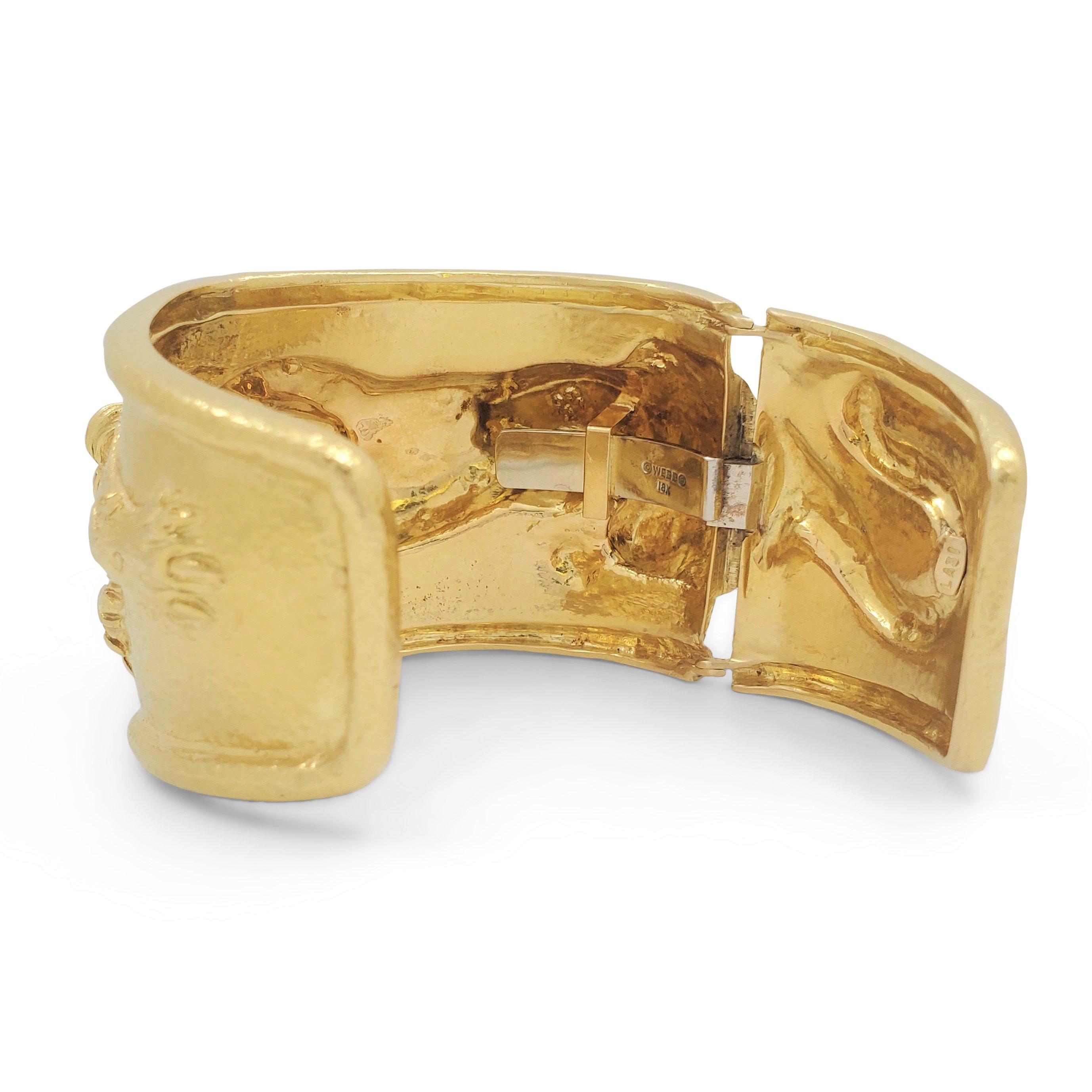 David Webb 'Repoussé Leopard' Yellow Gold and Emerald Sculptural Cuff Bangle 3