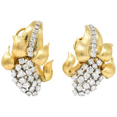 David Webb Retro 2.80 Carat Diamond 18 Karat Gold Ear-Clips Earrings