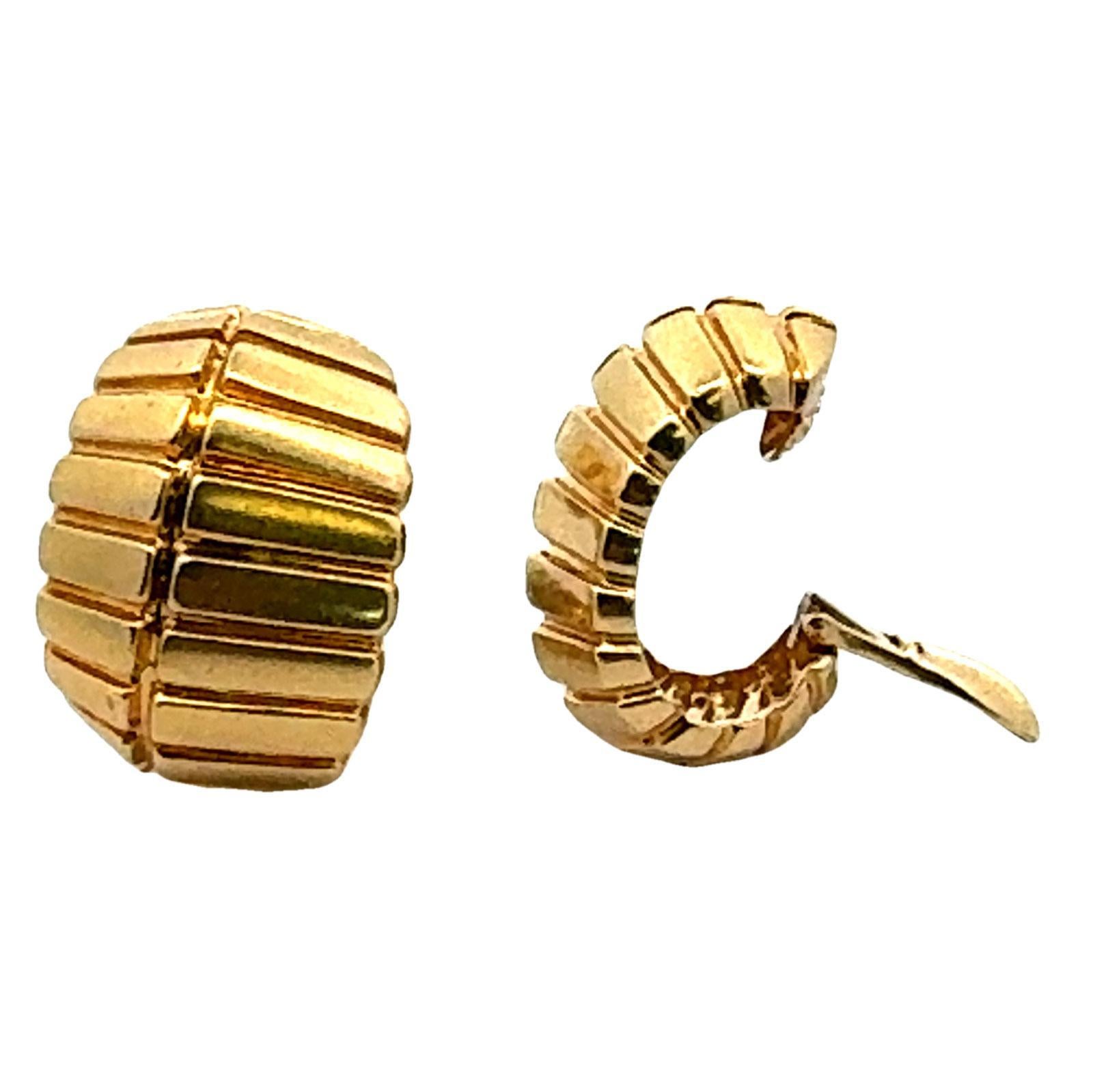 Women's David Webb Ribbed 18 Karat Yellow Gold Contemporary Earclip Earrings