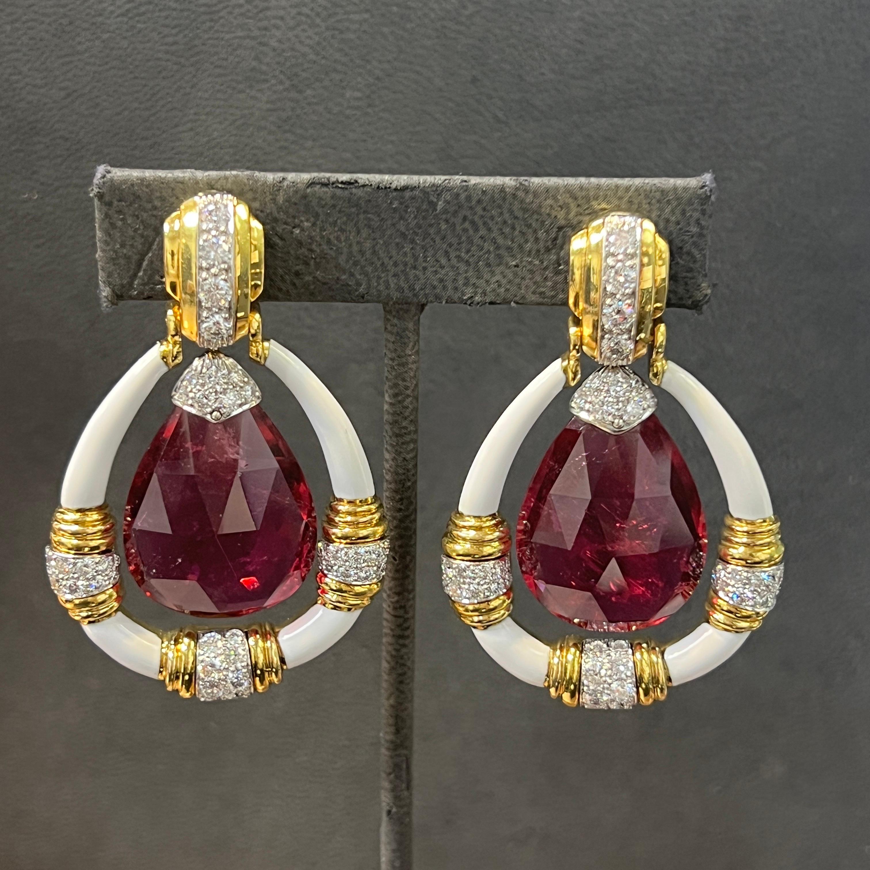 Orecchini con diamanti e smalti di David Webb In condizioni ottime in vendita a New York, NY