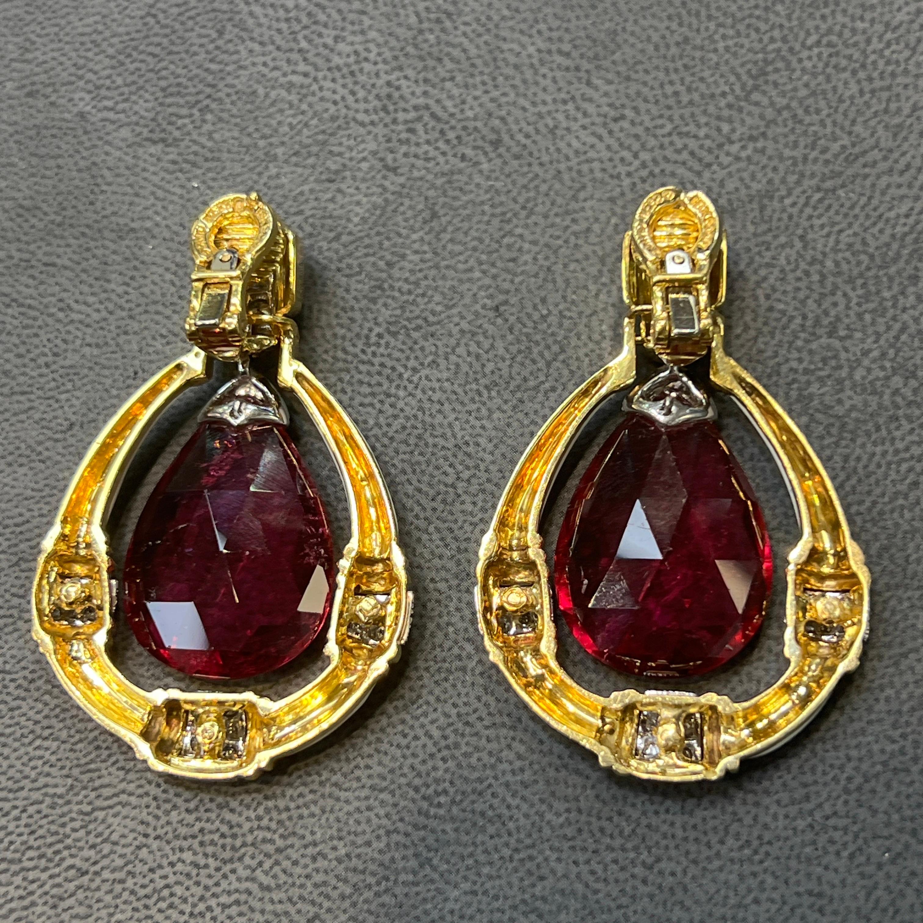 Orecchini con diamanti e smalti di David Webb in vendita 1